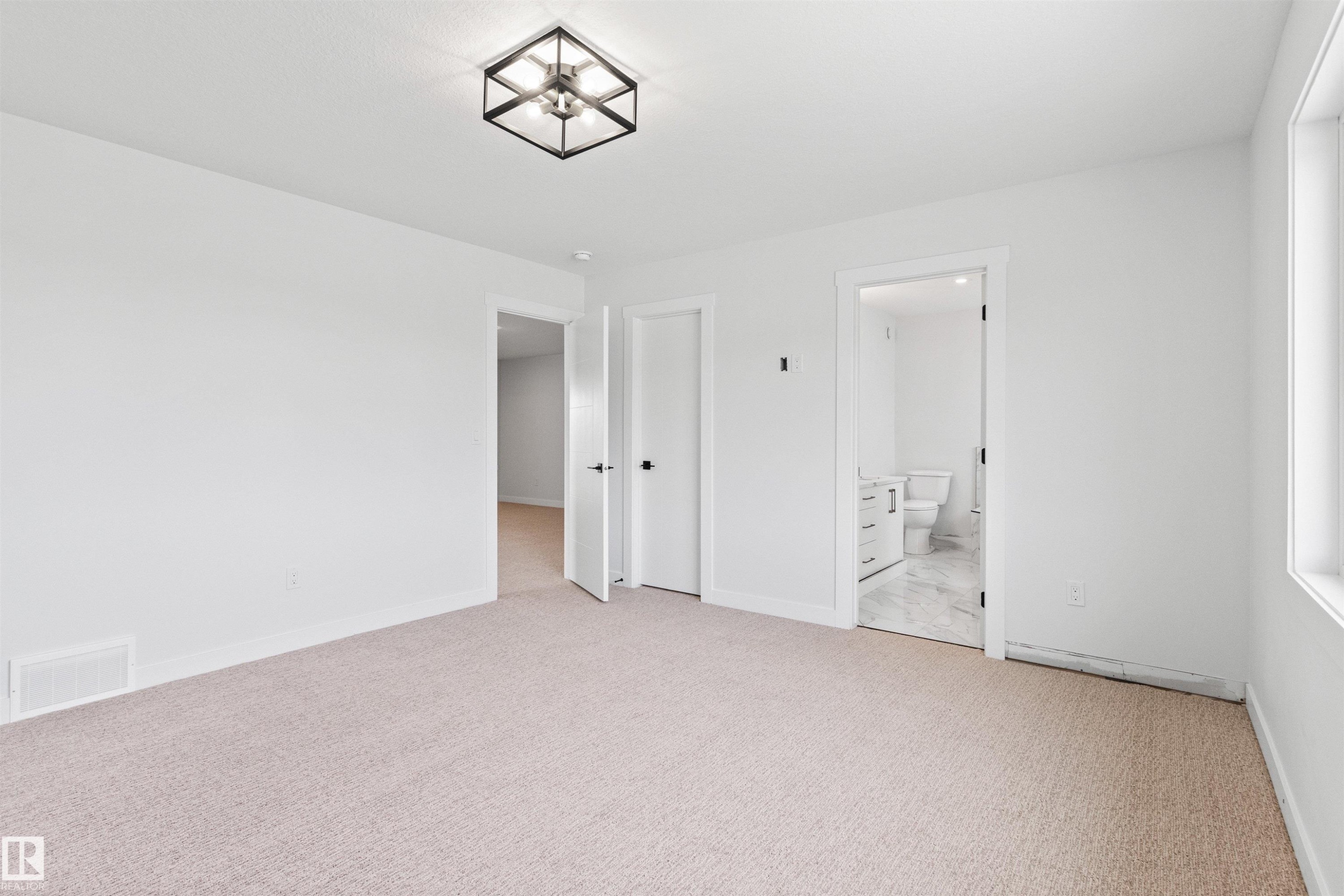 5002 53 Ave, Calmar, AB - Indoor Photo Showing Other Room