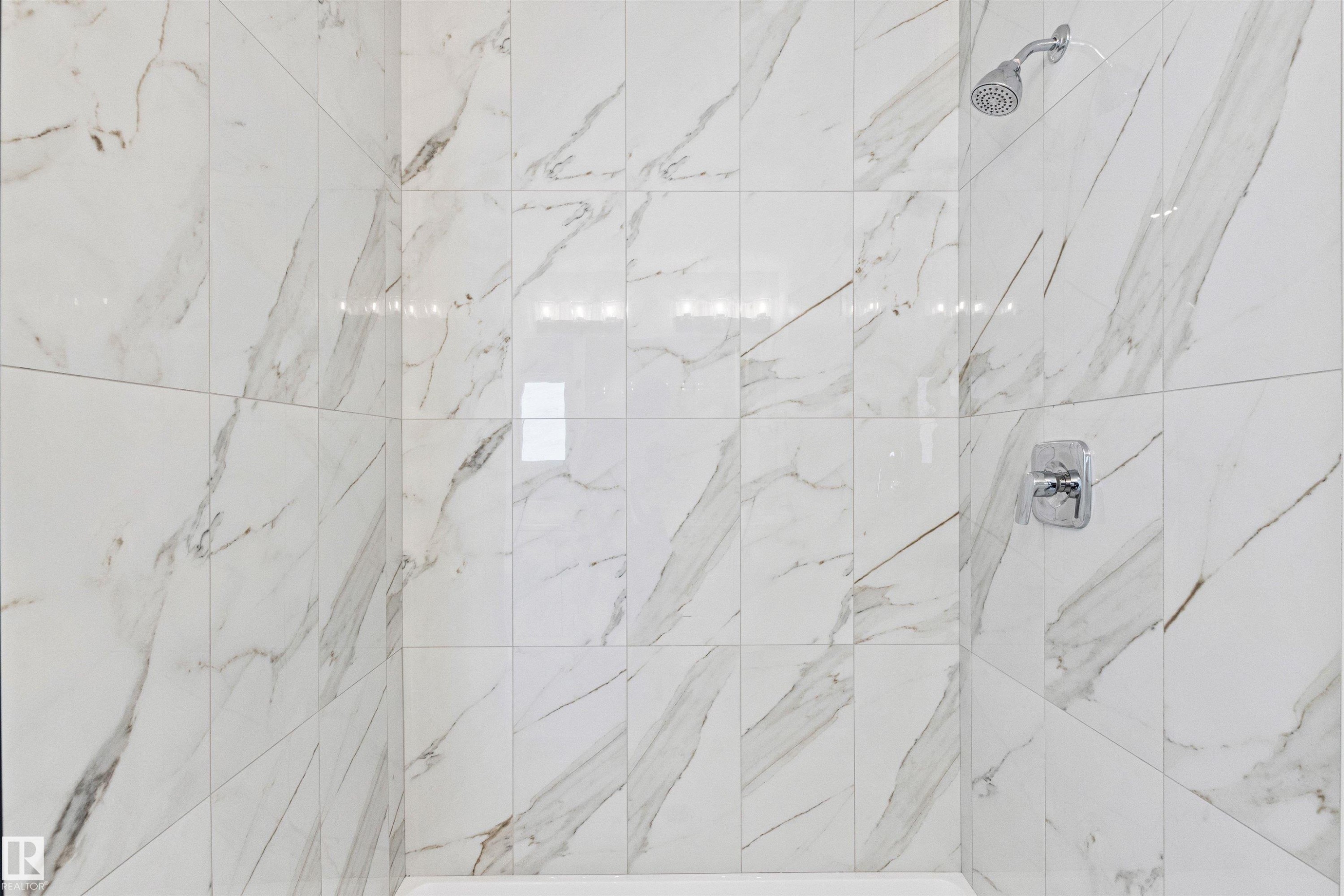 5002 53 Ave, Calmar, AB - Indoor Photo Showing Bathroom