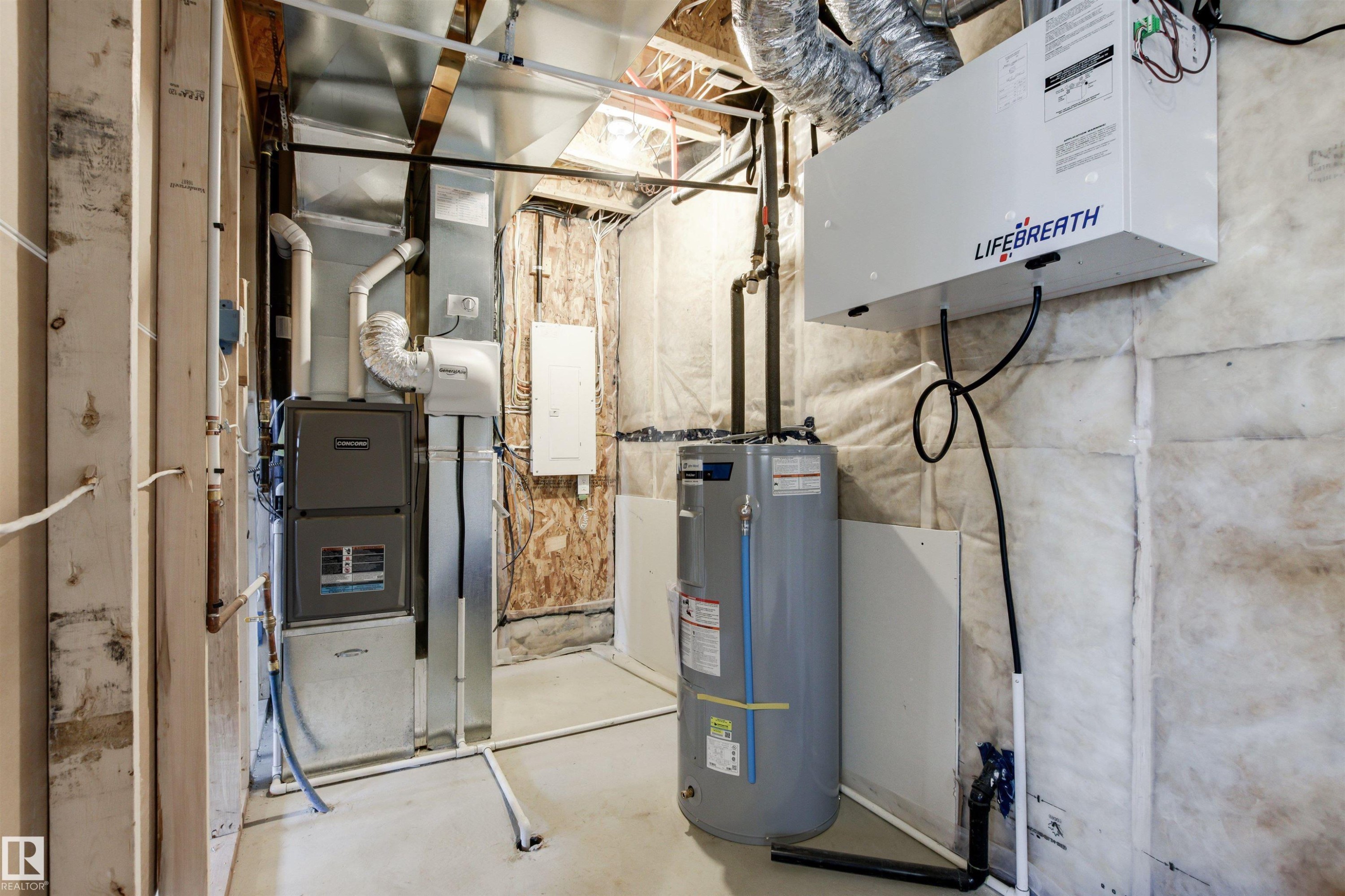 5002 53 Ave, Calmar, AB - Indoor Photo Showing Basement