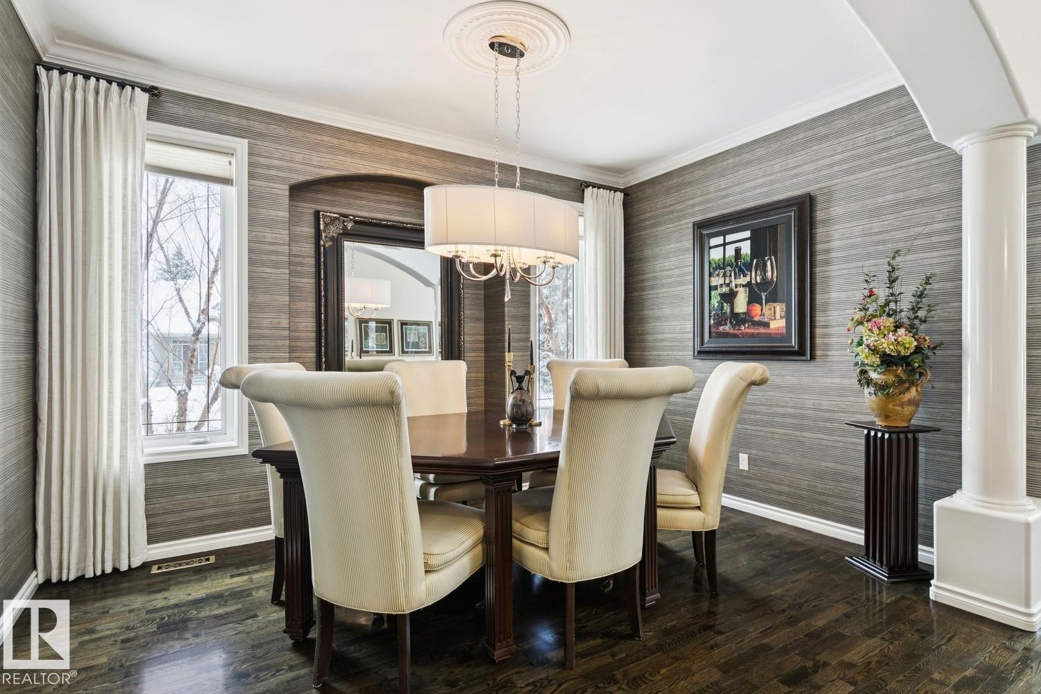 22 Prestige Point(E), Edmonton, AB - Indoor Photo Showing Dining Room