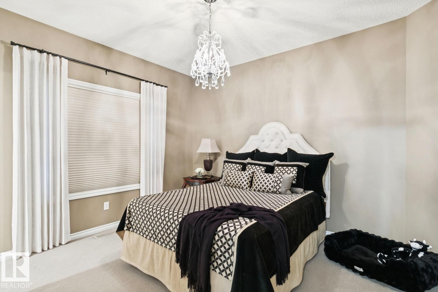 22 Prestige Point(E), Edmonton, AB - Indoor Photo Showing Bedroom