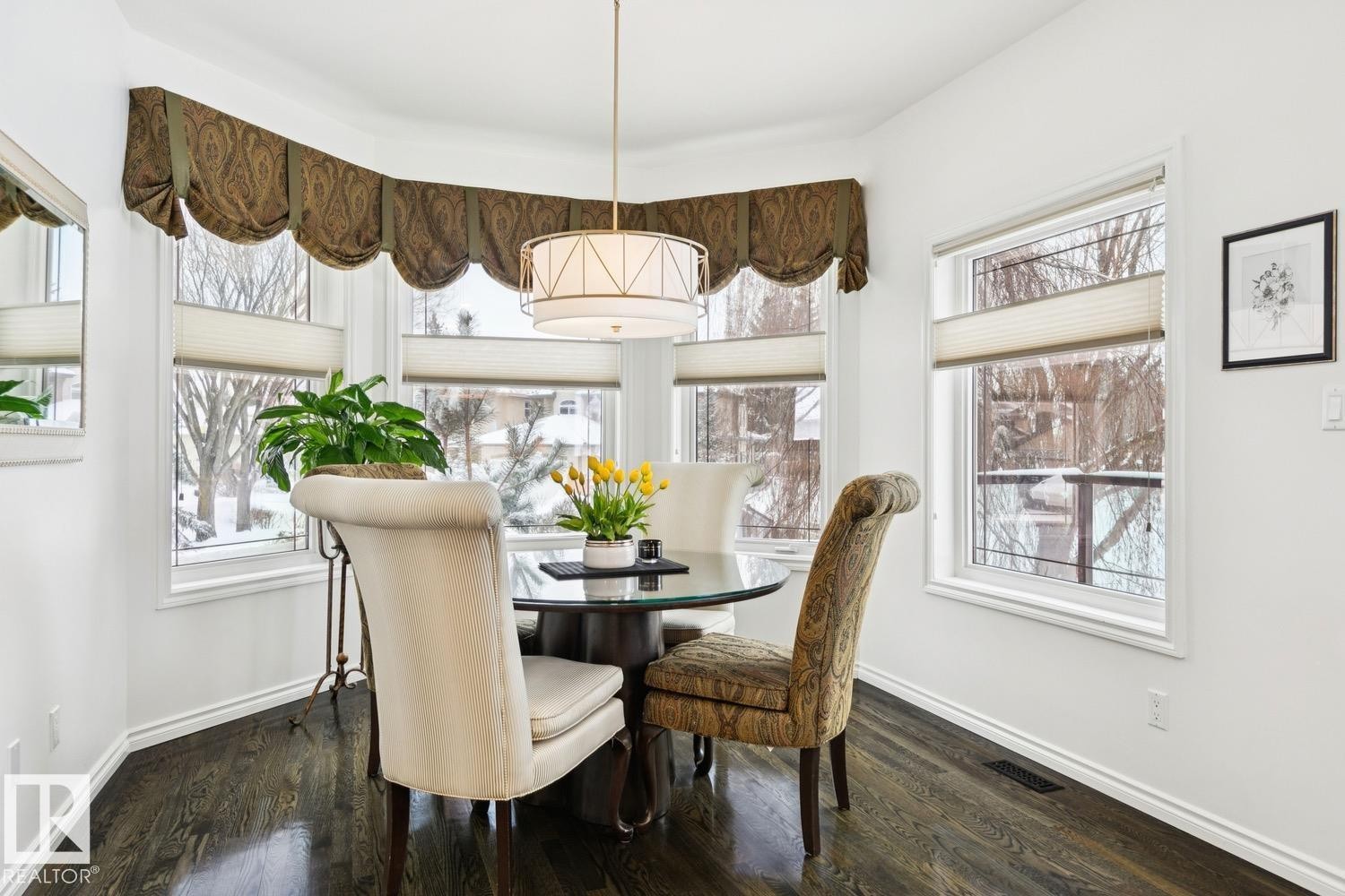 22 Prestige Point(E), Edmonton, AB - Indoor Photo Showing Dining Room