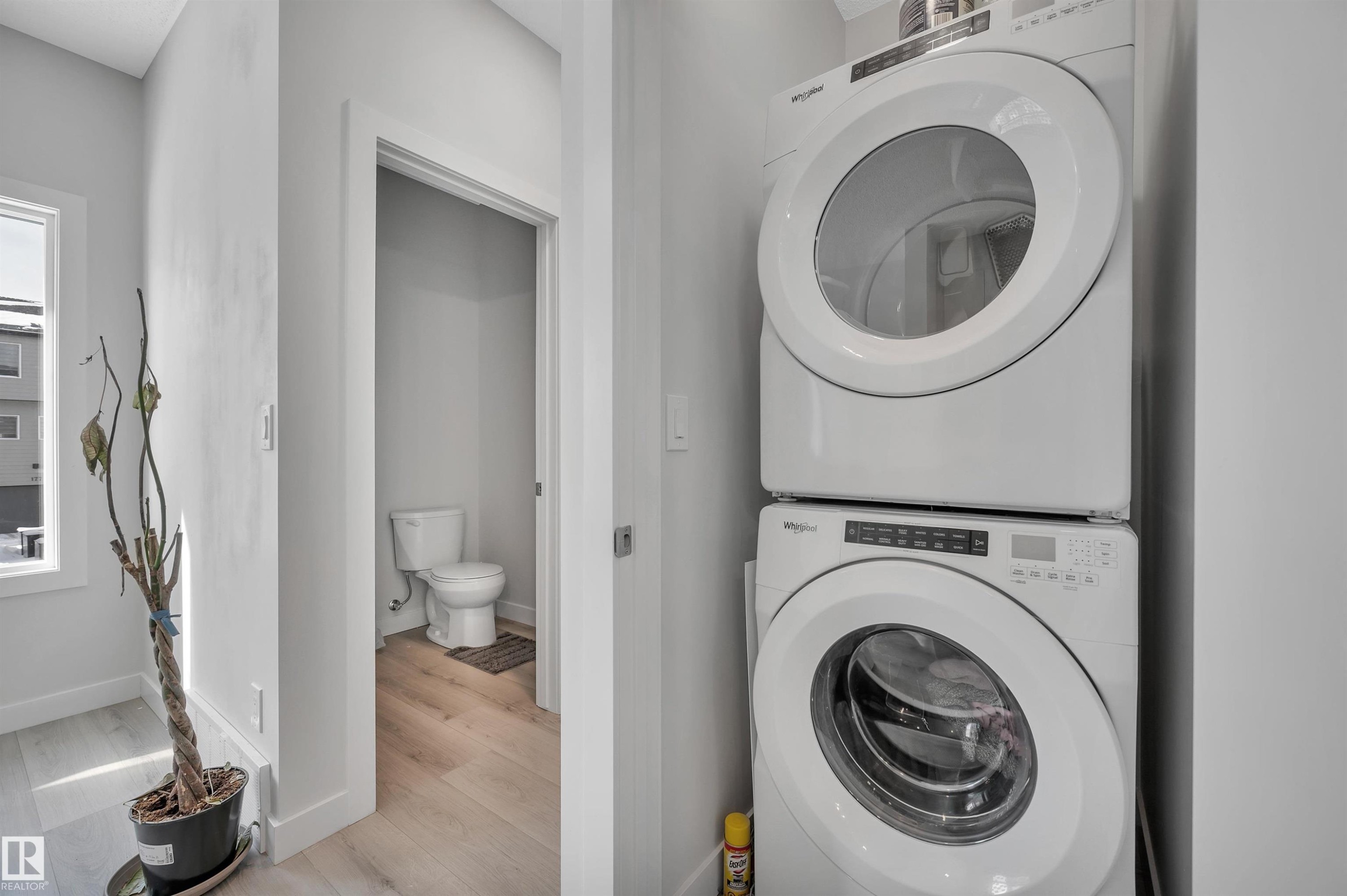 141 804 Welsh Drive, Edmonton, AB - Indoor Photo Showing Laundry Room