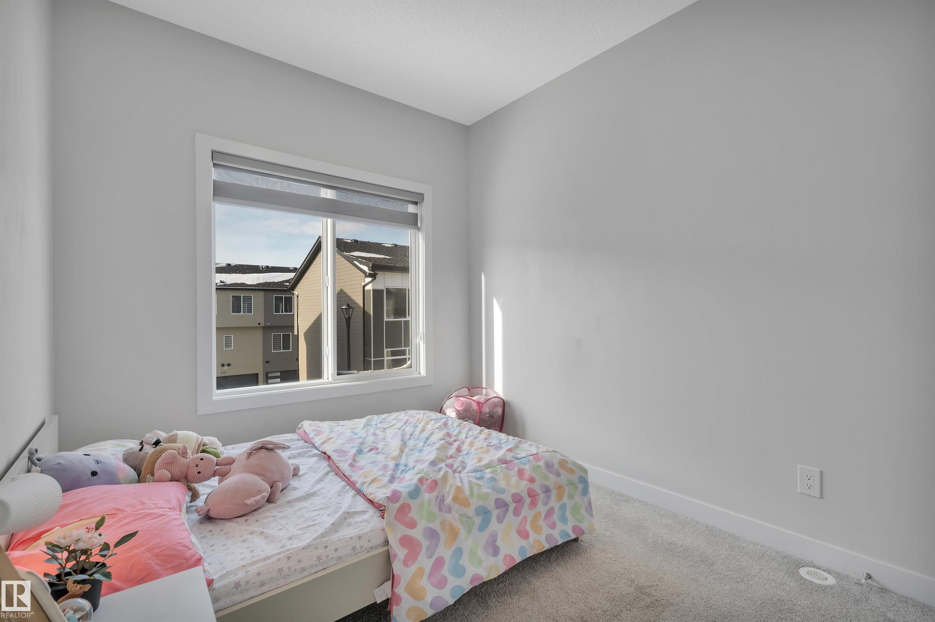 141 804 Welsh Drive, Edmonton, AB - Indoor Photo Showing Bedroom