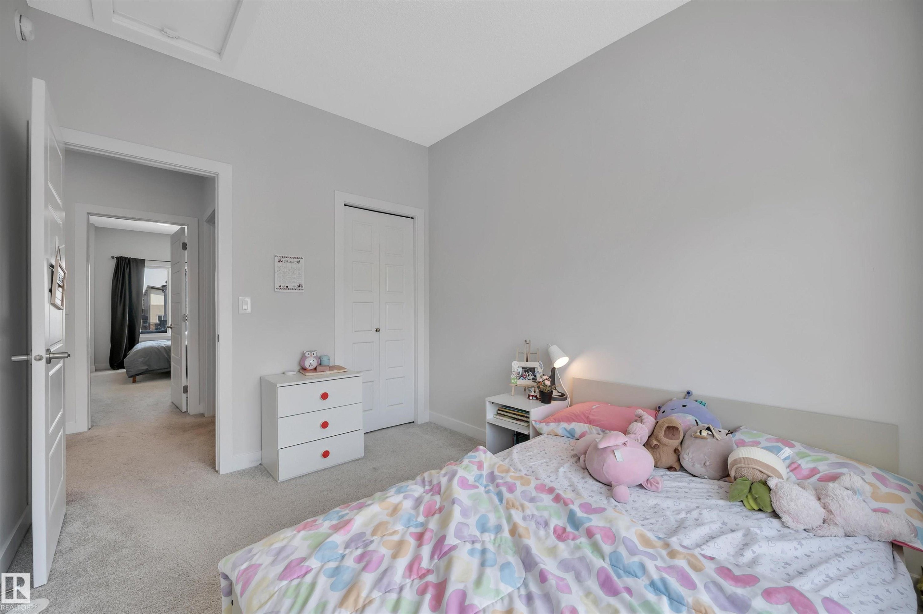 141 804 Welsh Drive, Edmonton, AB - Indoor Photo Showing Bedroom