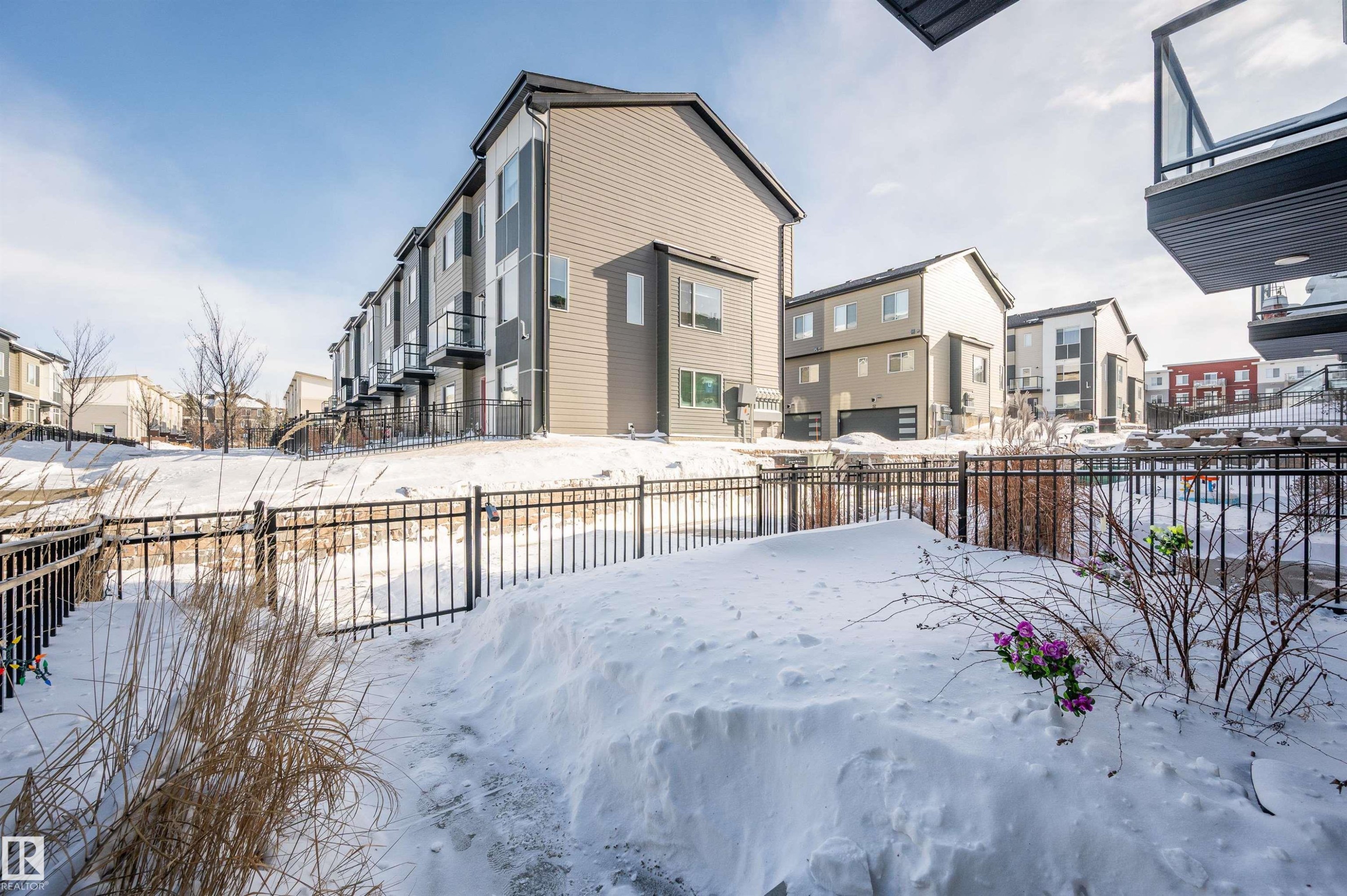 141 804 Welsh Drive, Edmonton, AB - Outdoor