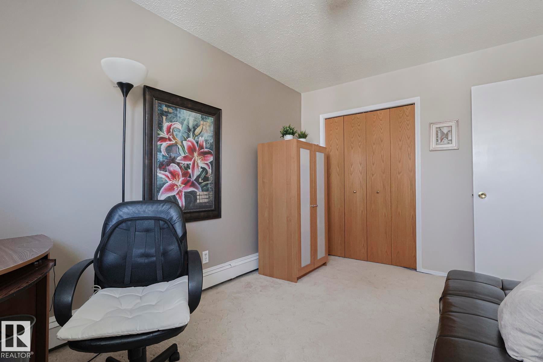 6 3839 76 Street, Edmonton, AB - Indoor Photo Showing Office