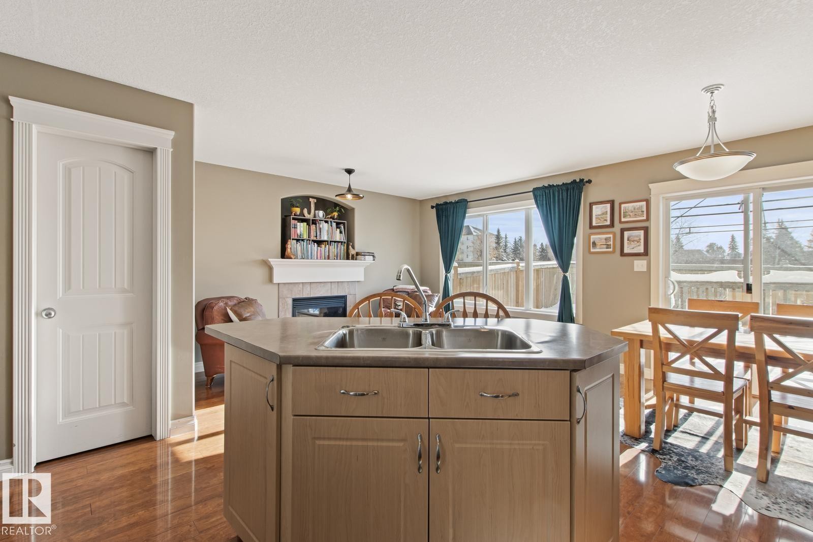 50 Meridian Loop, Stony Plain, AB - Indoor Photo Showing Other Room