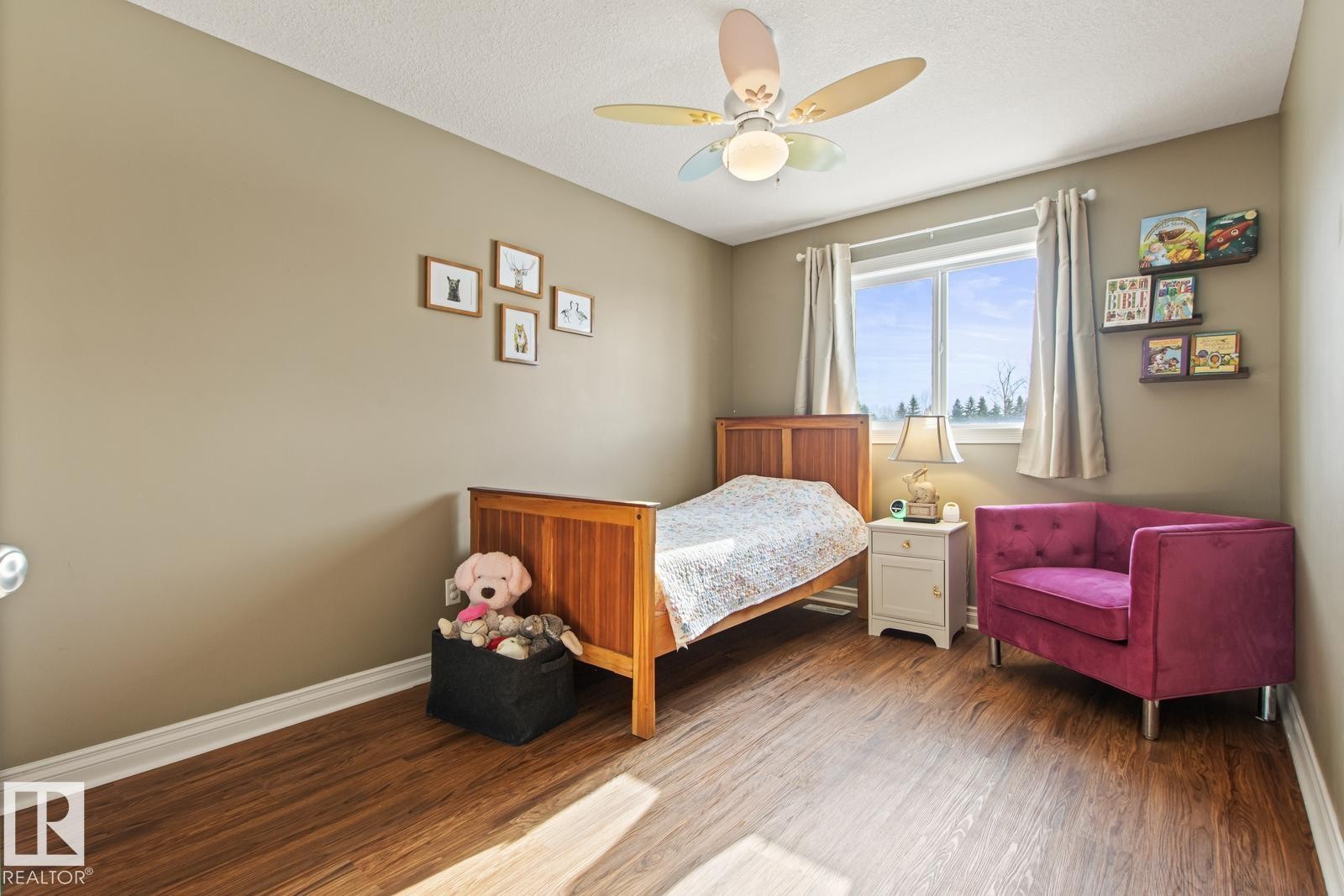 50 Meridian Loop, Stony Plain, AB - Indoor Photo Showing Bedroom