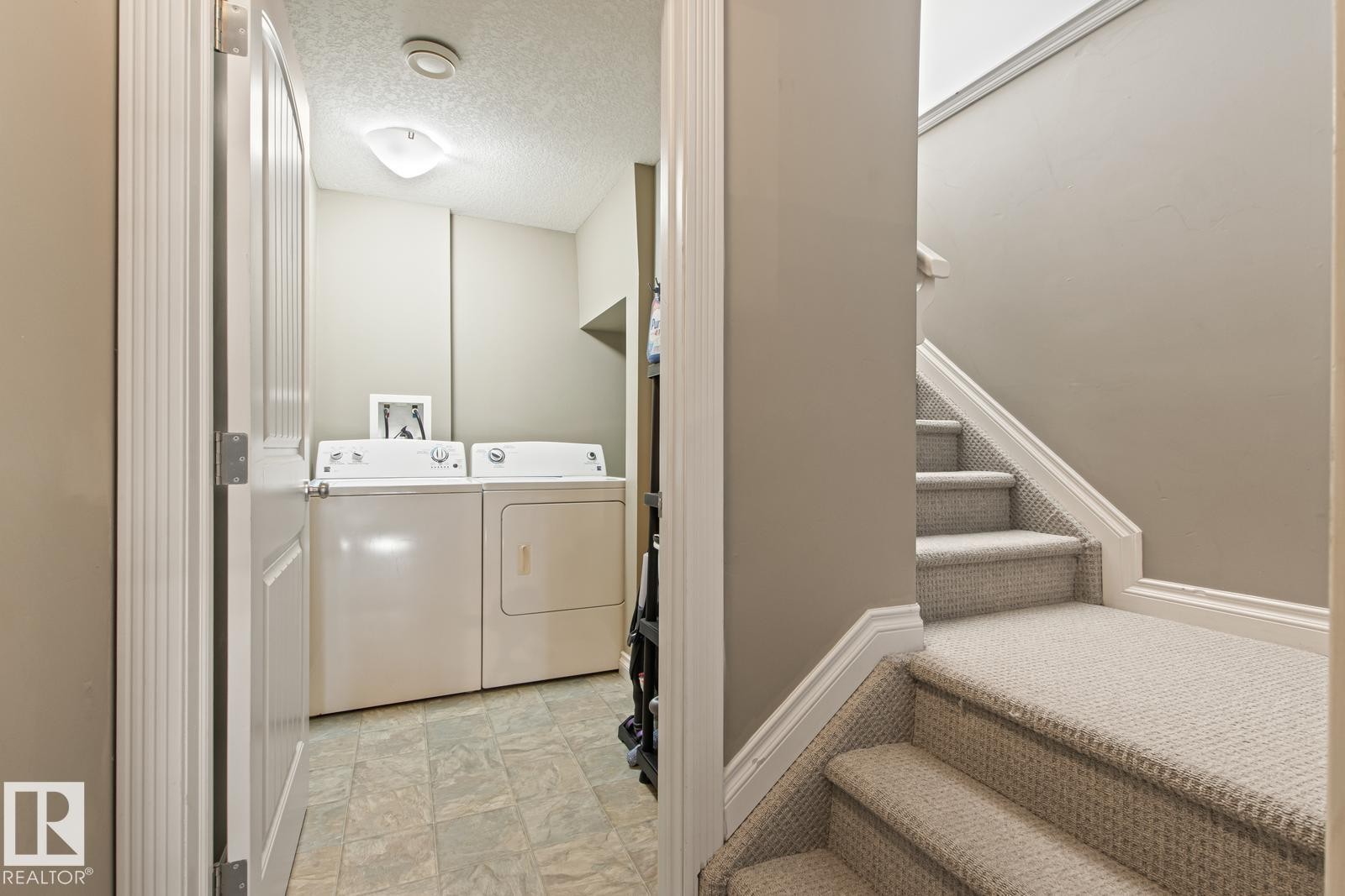 50 Meridian Loop, Stony Plain, AB - Indoor Photo Showing Laundry Room