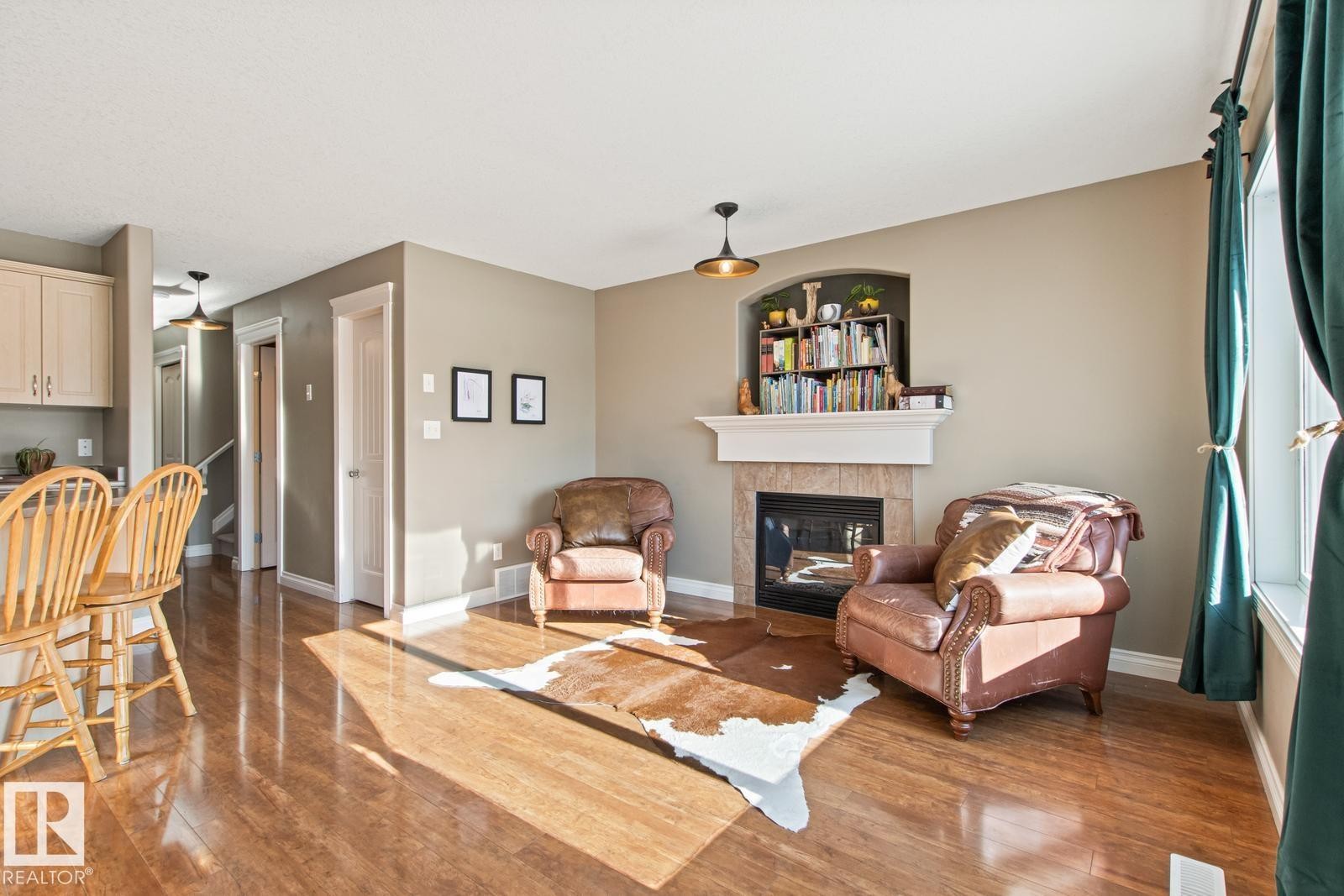 50 Meridian Loop, Stony Plain, AB - Indoor Photo Showing Living Room With Fireplace