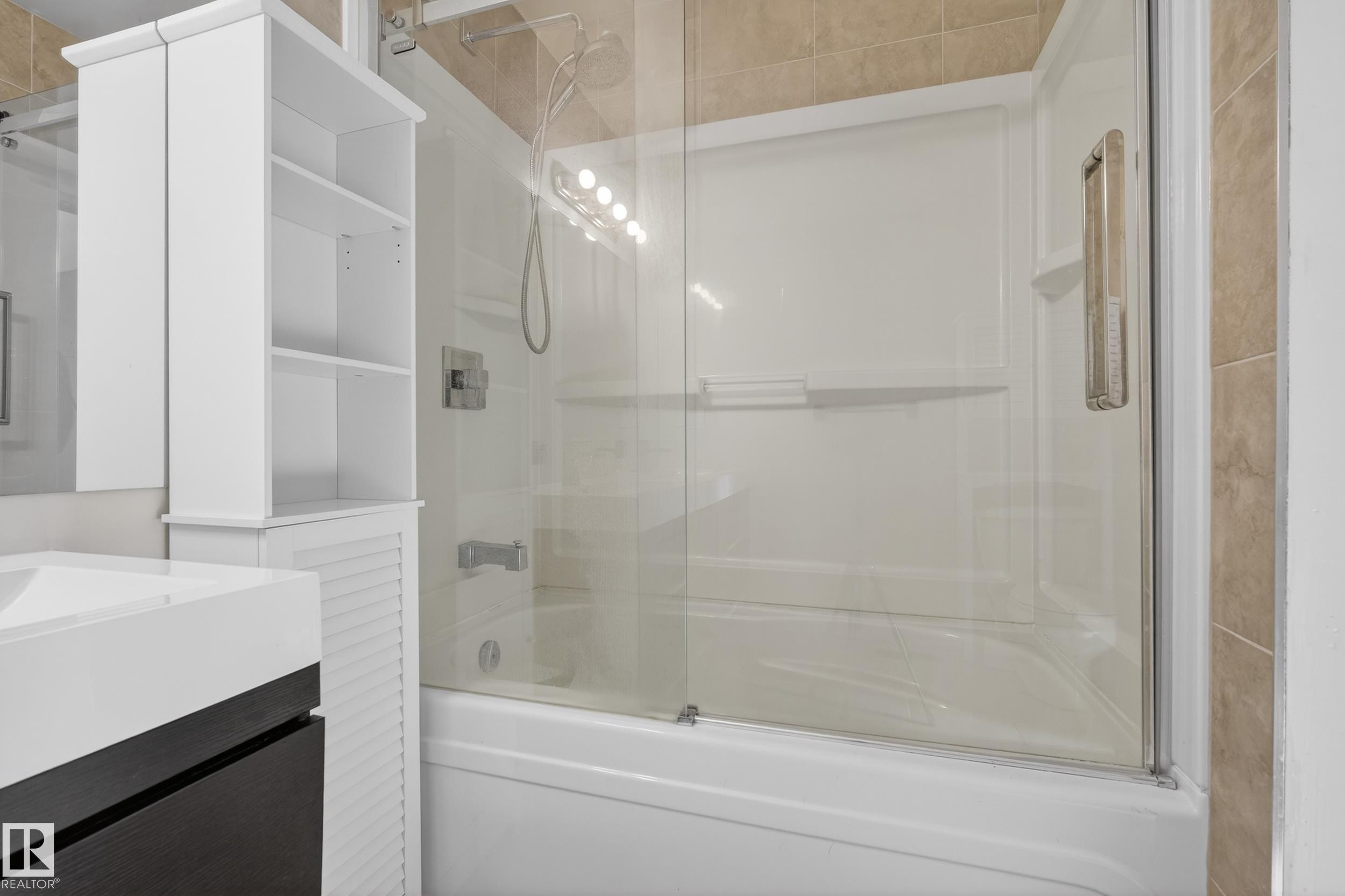 3801 33 Avenue, Leduc, AB - Indoor Photo Showing Bathroom