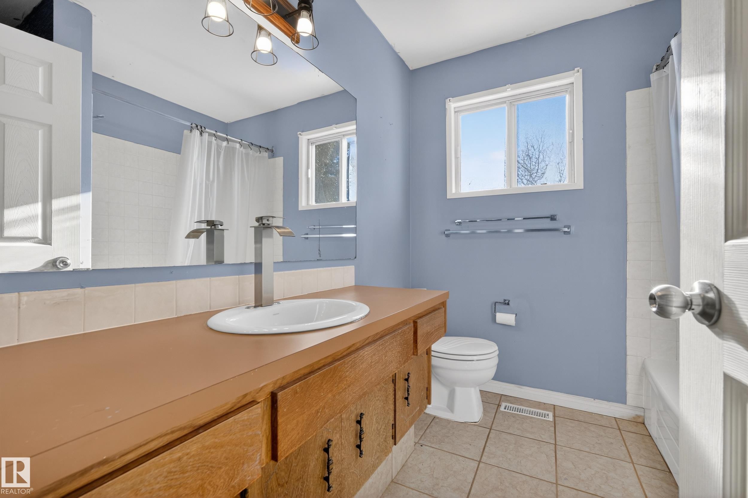 3801 33 Avenue, Leduc, AB - Indoor Photo Showing Bathroom