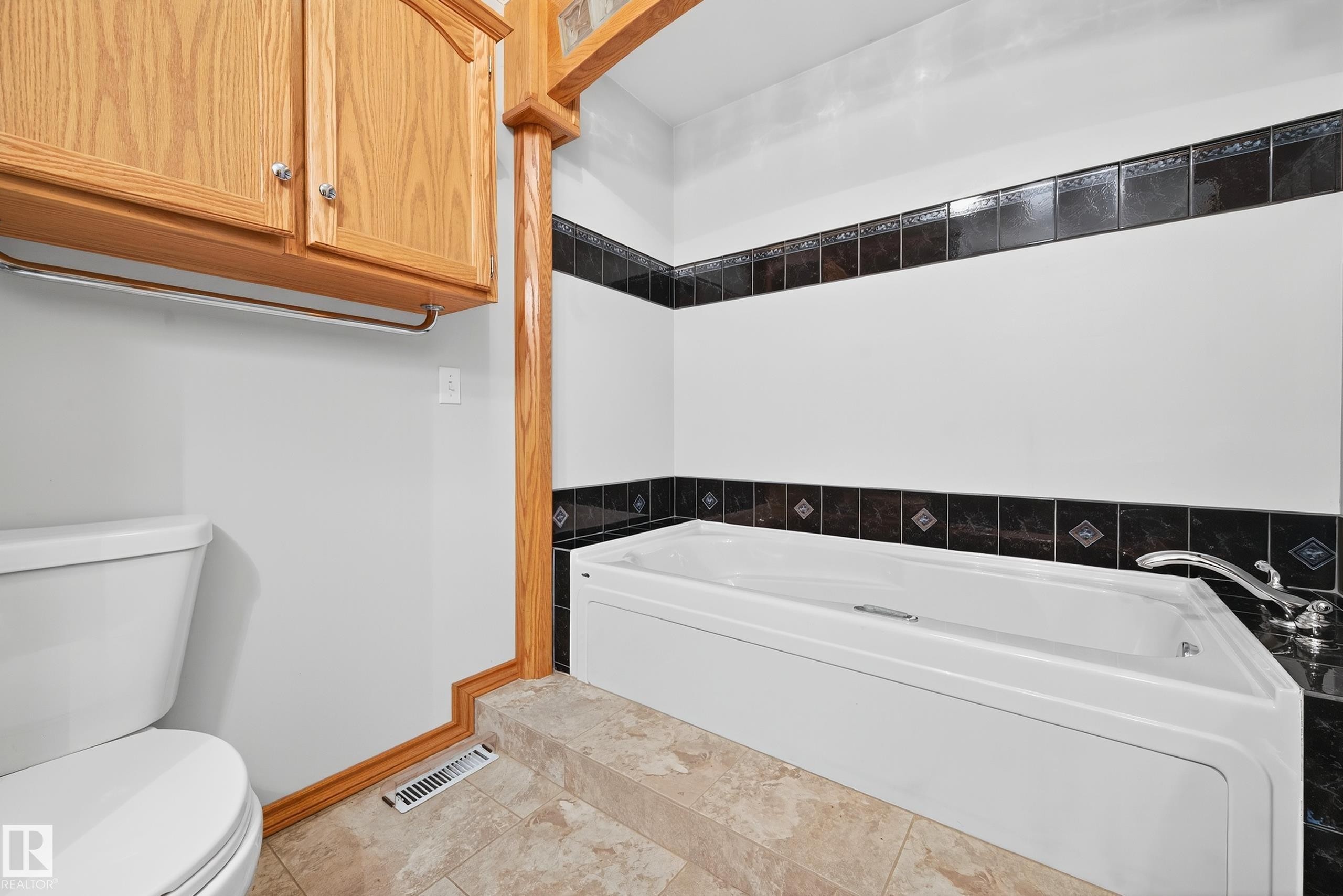3917 43 Avenue, Leduc, AB - Indoor Photo Showing Bathroom
