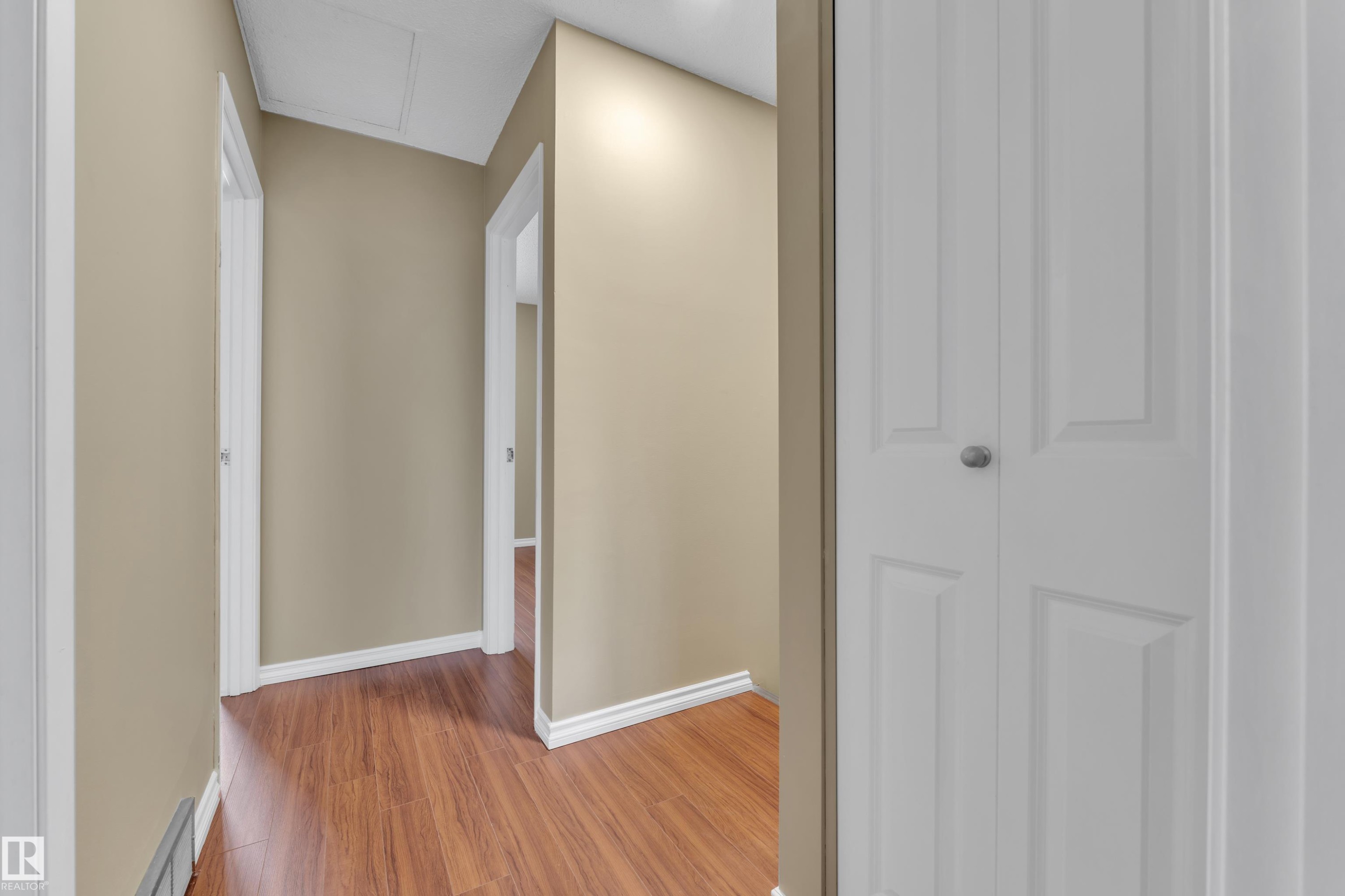 896 Abbottsfield Road Nw, Edmonton, AB - Indoor Photo Showing Other Room