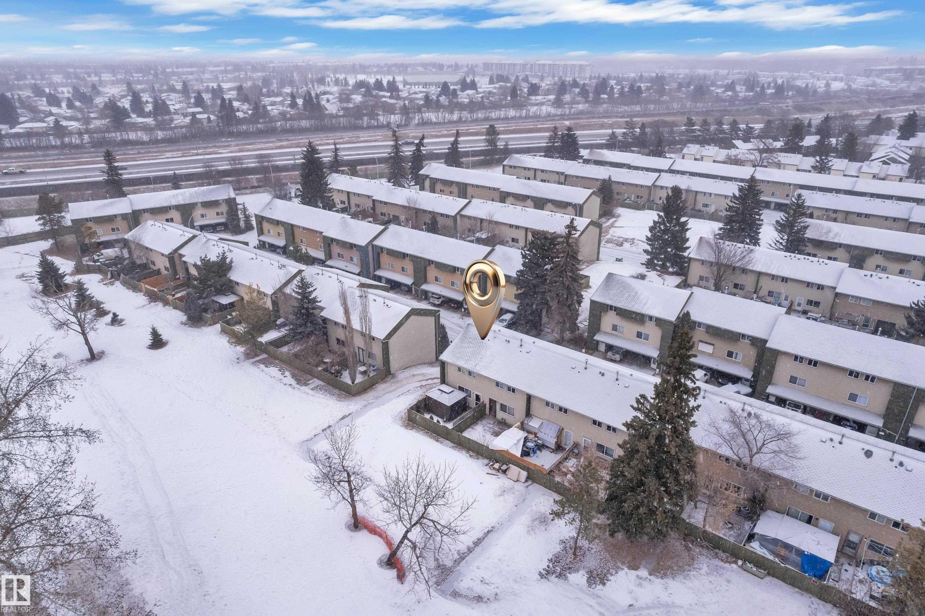 896 Abbottsfield Road Nw, Edmonton, AB - Outdoor With View