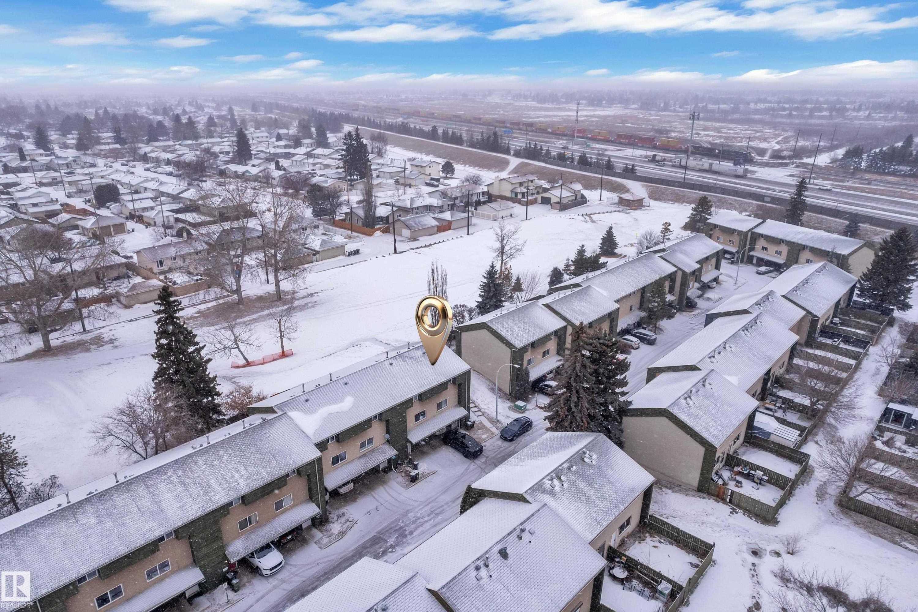 896 Abbottsfield Road Nw, Edmonton, AB - Outdoor With View