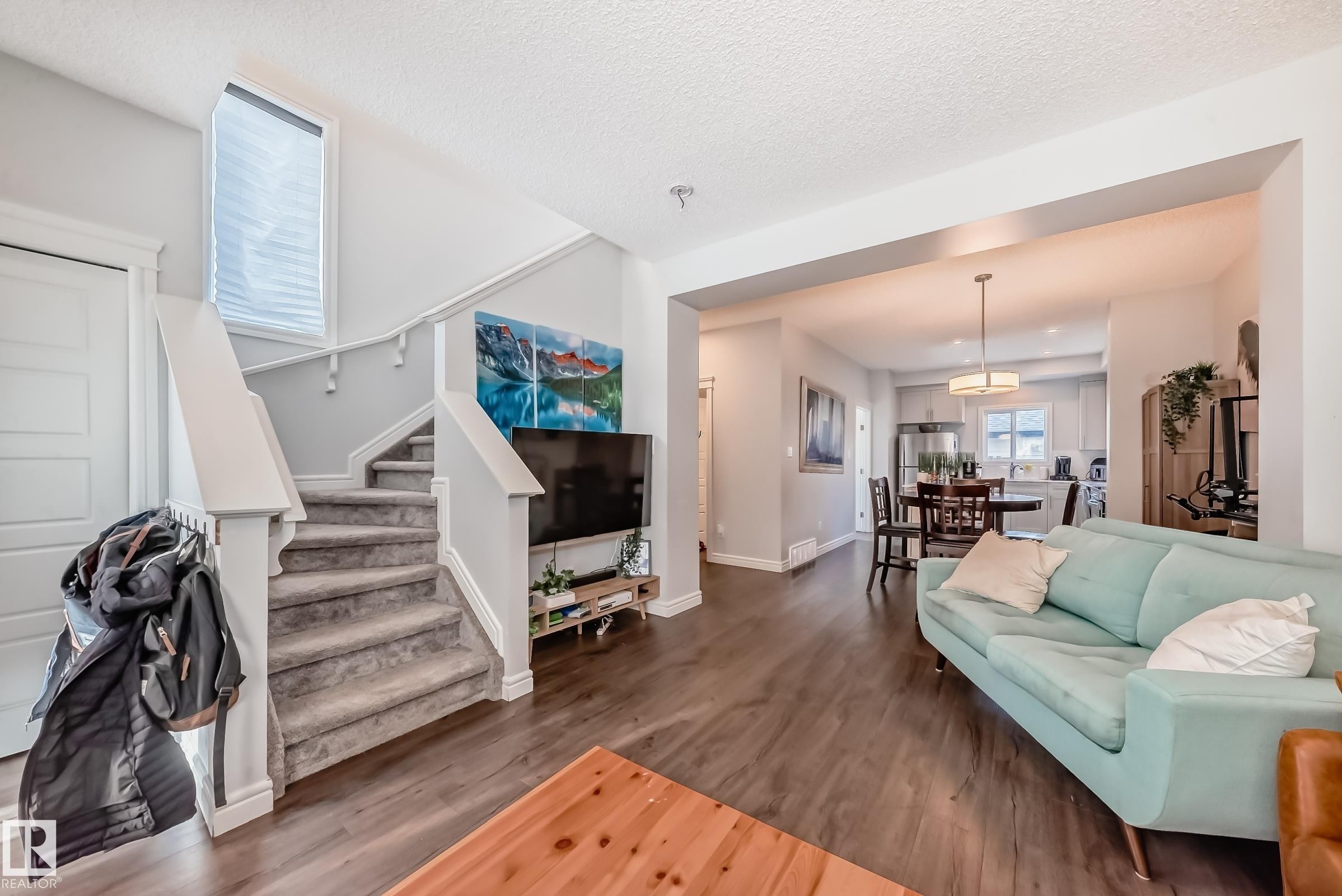 2 Southpointe Boulevard, Fort Saskatchewan, AB - Indoor Photo Showing Living Room