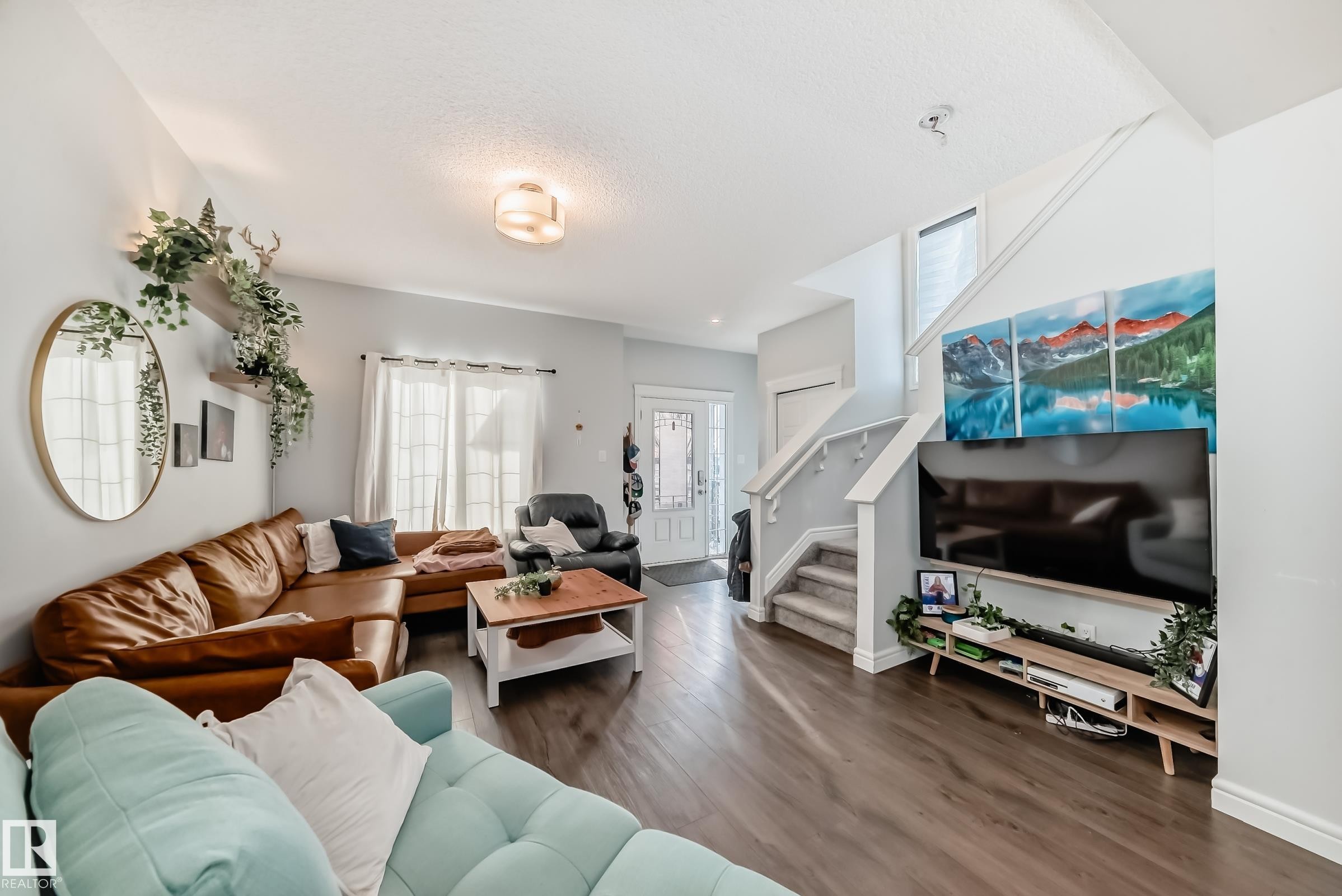 2 Southpointe Boulevard, Fort Saskatchewan, AB - Indoor Photo Showing Living Room