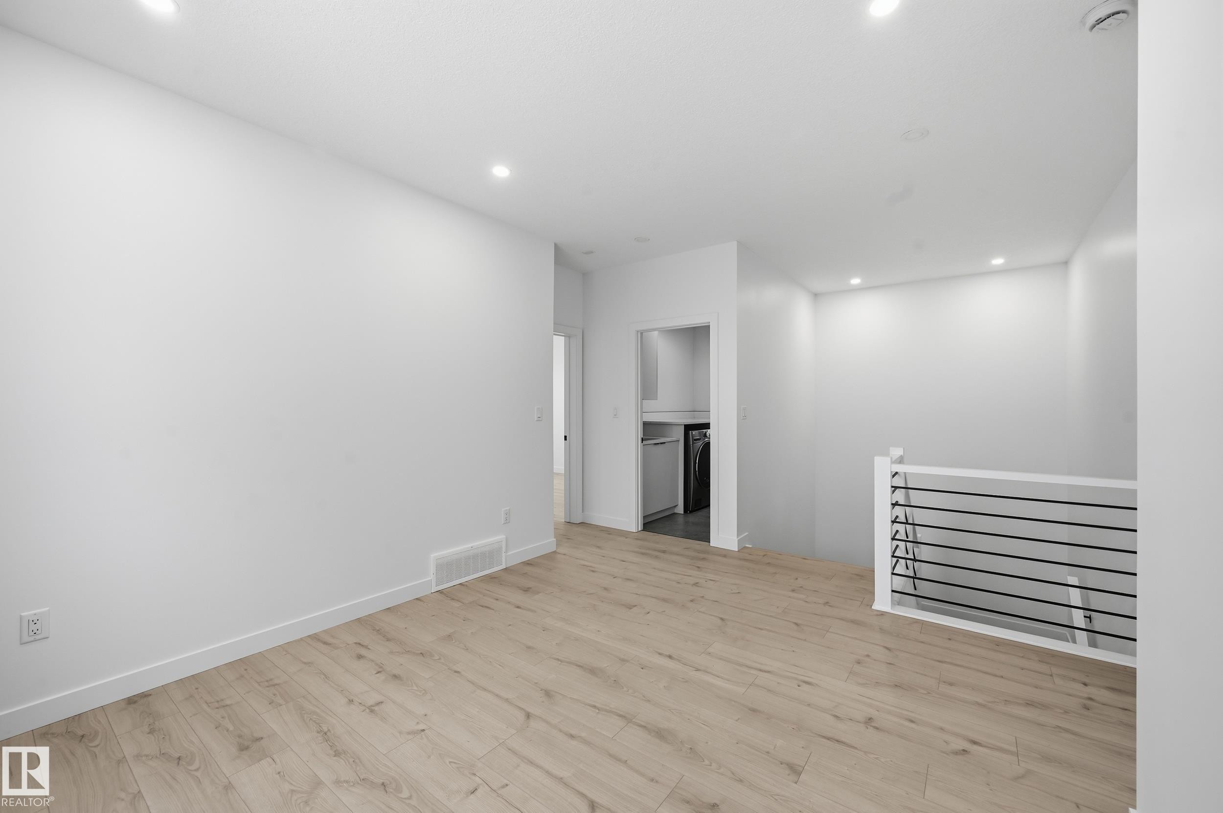 11121 51 Street, Edmonton, AB - Indoor Photo Showing Other Room