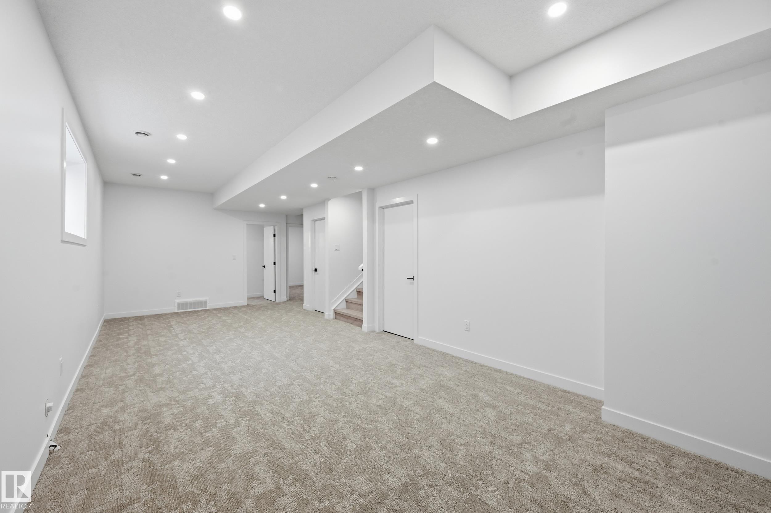 11121 51 Street, Edmonton, AB - Indoor Photo Showing Other Room