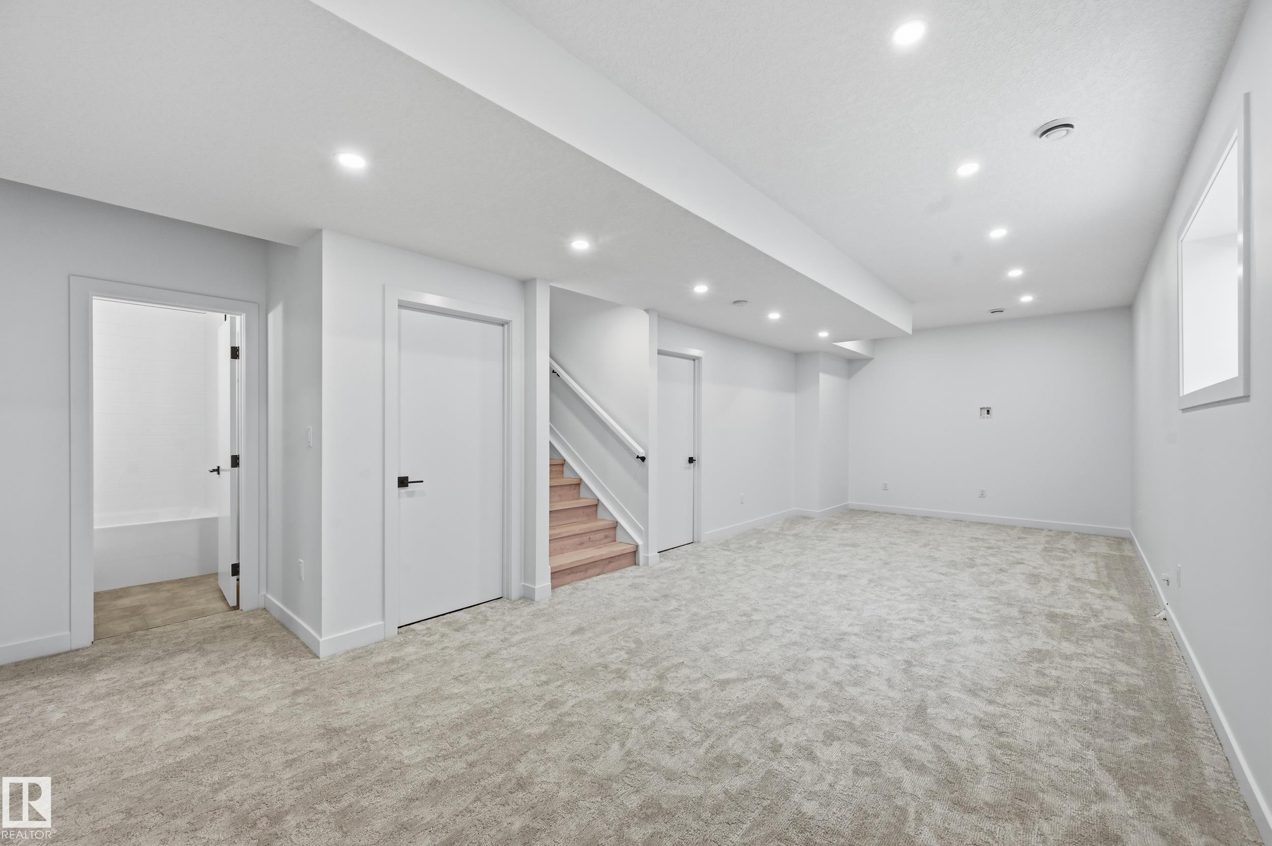 11121 51 Street, Edmonton, AB - Indoor Photo Showing Other Room