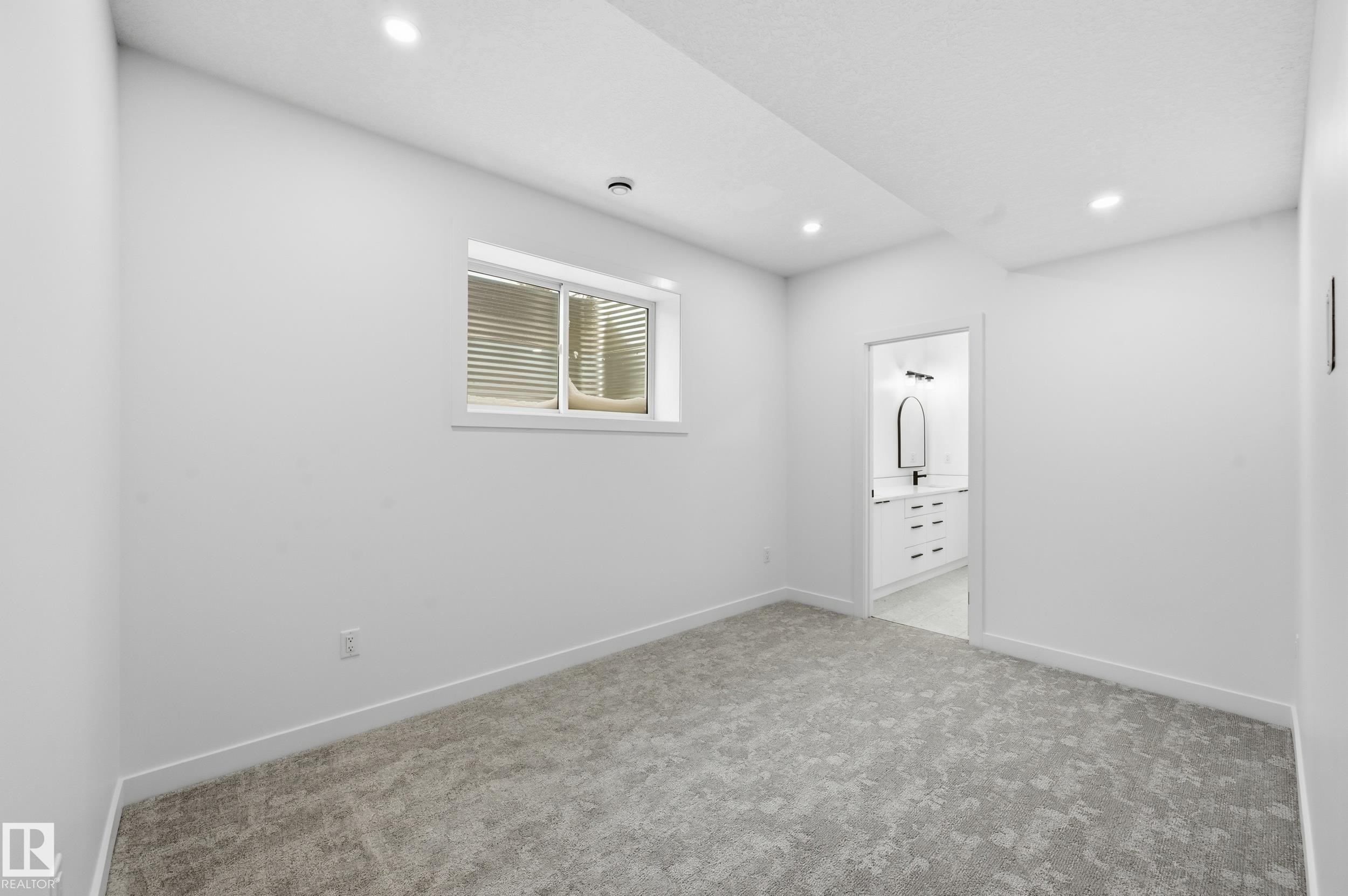 11121 51 Street, Edmonton, AB - Indoor Photo Showing Other Room