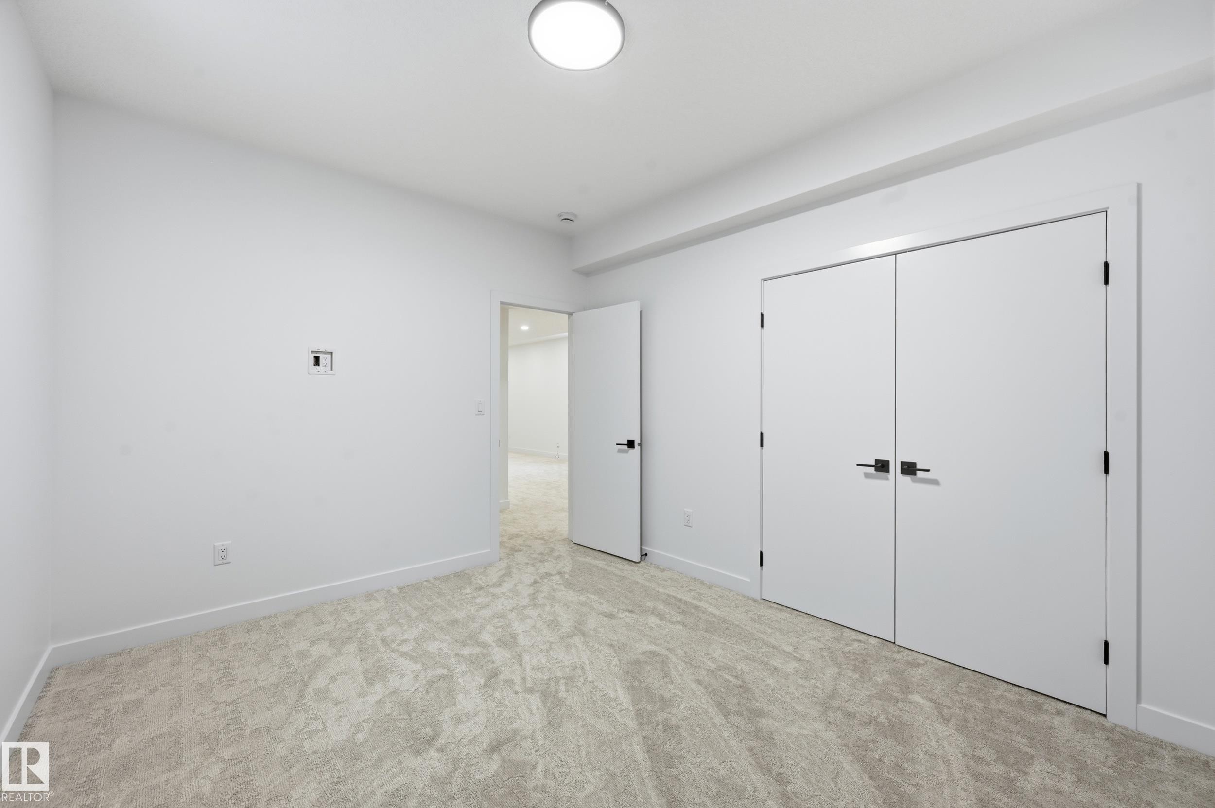 11121 51 Street, Edmonton, AB - Indoor Photo Showing Other Room