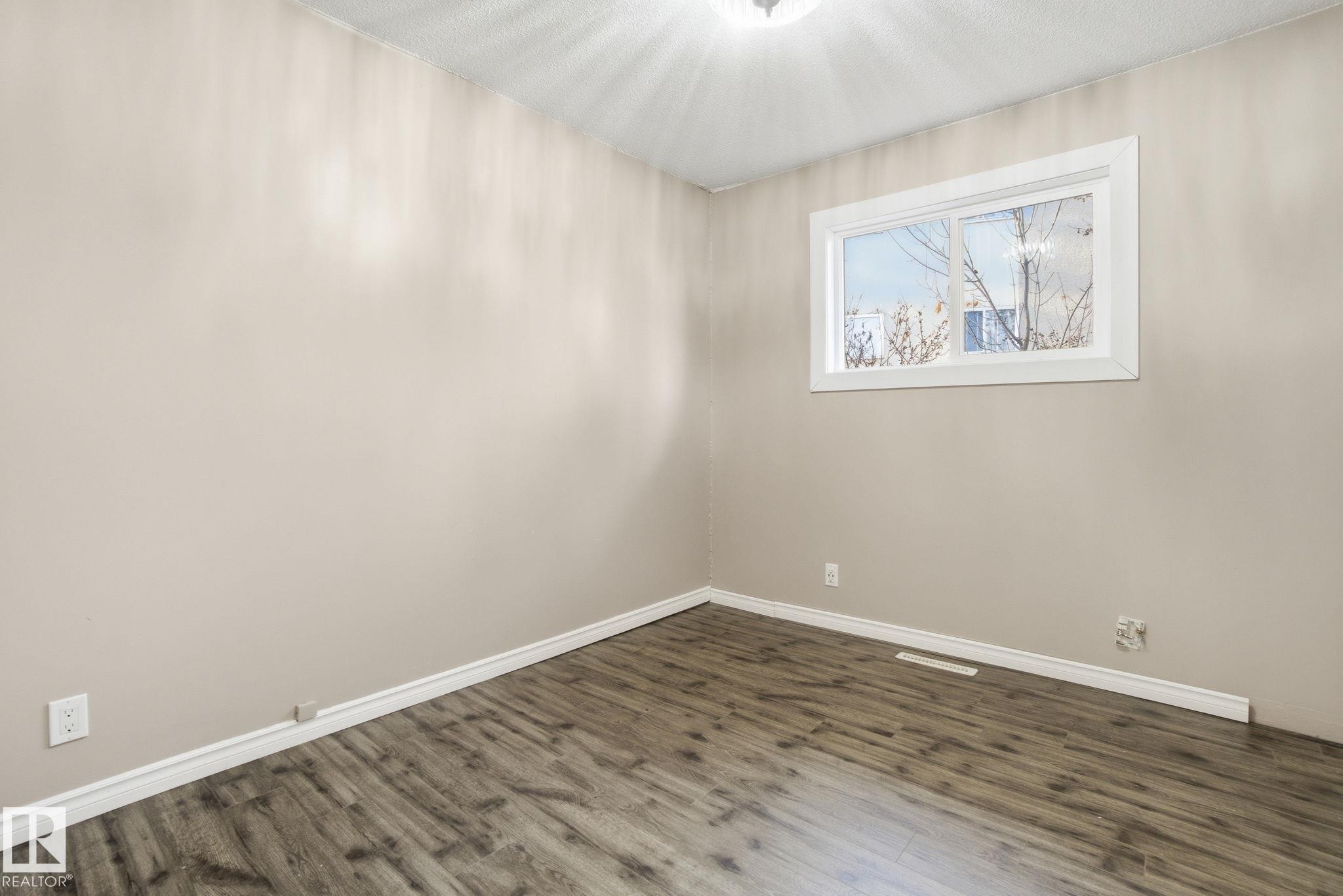 8064 Argyll Rd, Edmonton, AB - Indoor Photo Showing Other Room