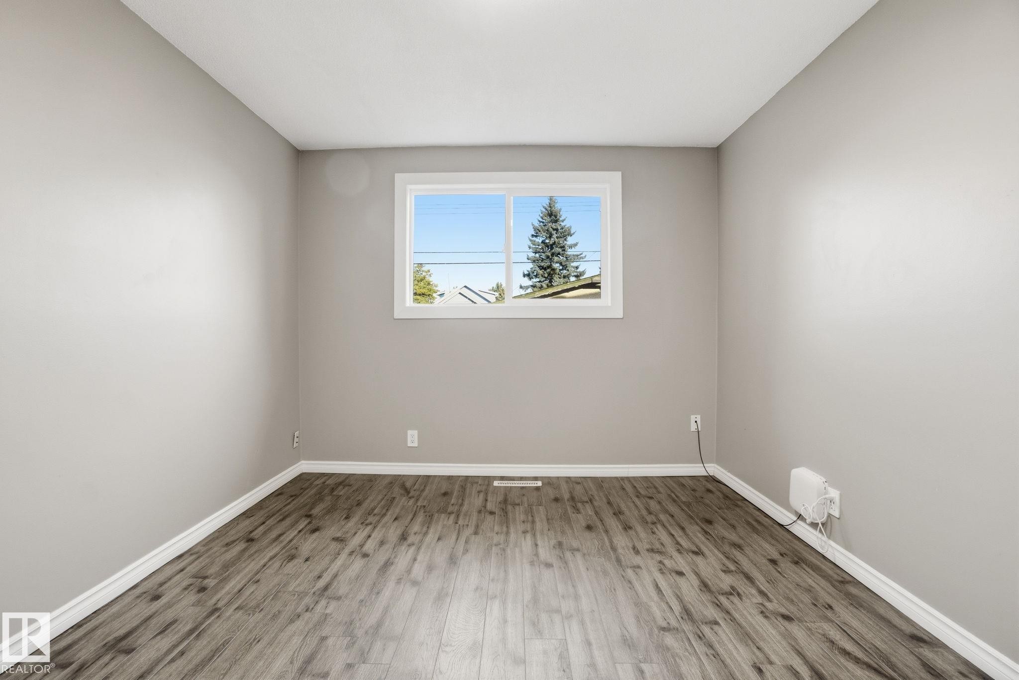 8064 Argyll Rd, Edmonton, AB - Indoor Photo Showing Other Room