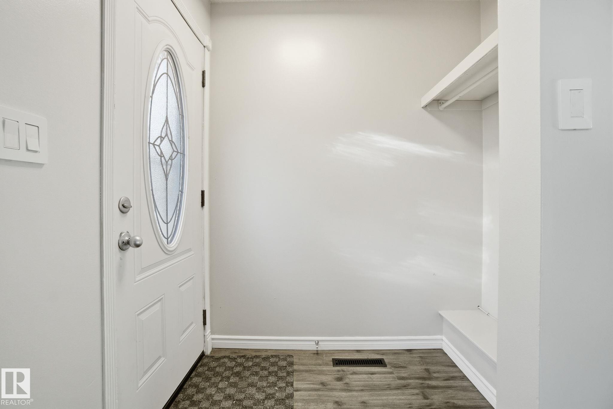 8064 Argyll Rd, Edmonton, AB - Indoor Photo Showing Other Room