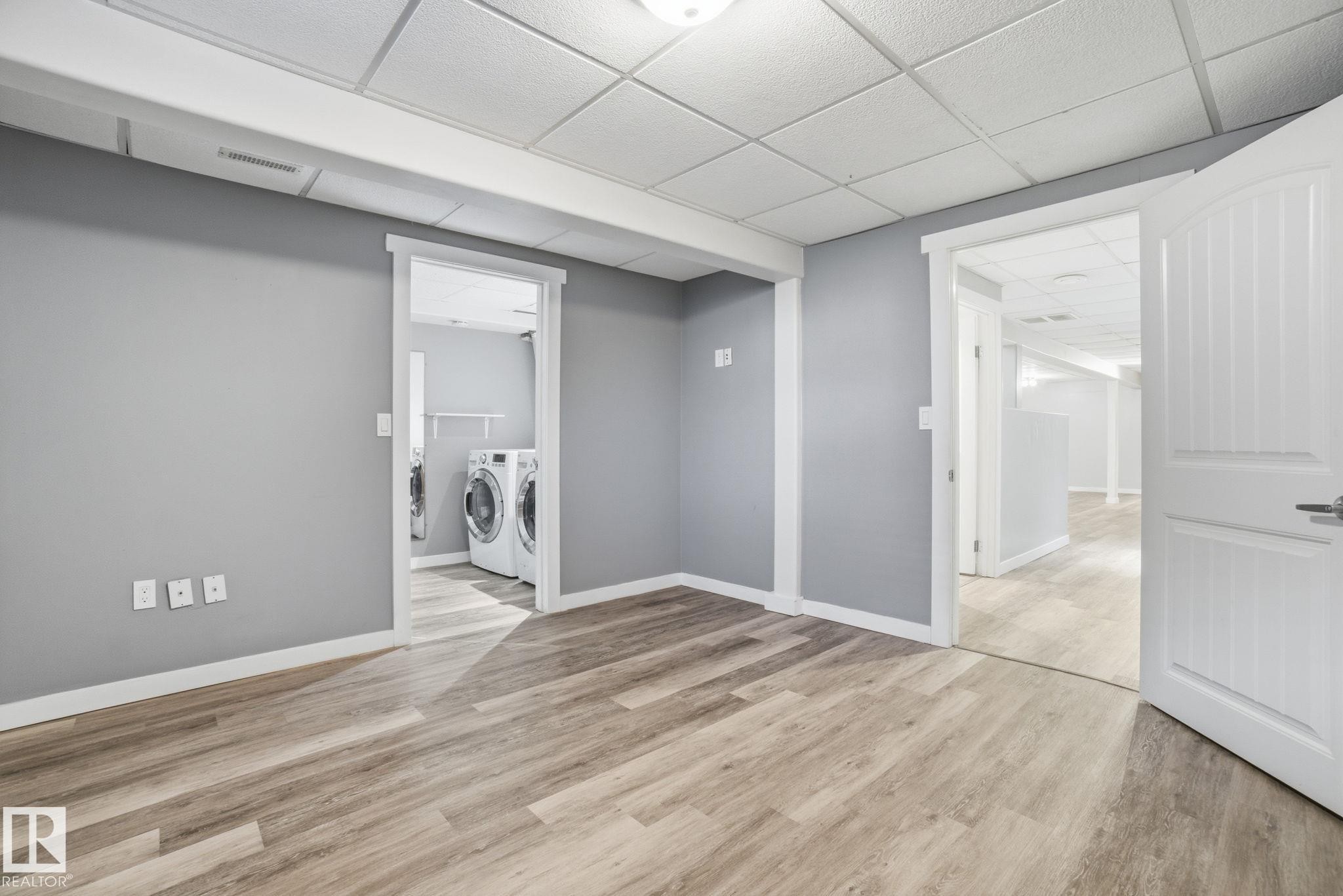 8064 Argyll Rd, Edmonton, AB - Indoor