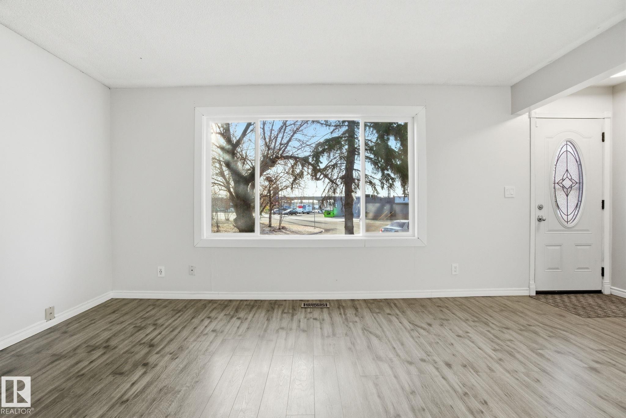 8064 Argyll Rd, Edmonton, AB - Indoor Photo Showing Other Room