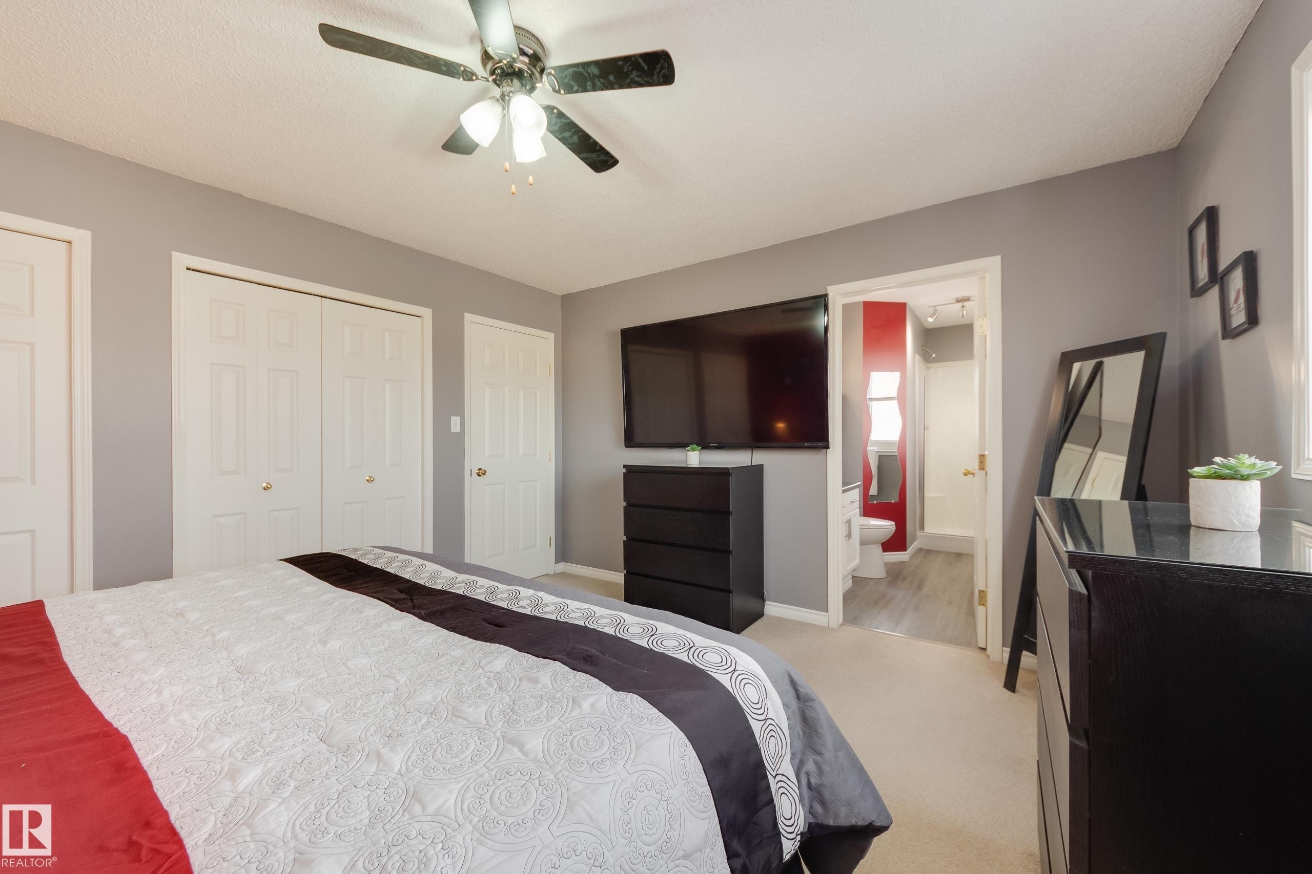 2844 40B Avenue, Edmonton, AB - Indoor Photo Showing Bedroom