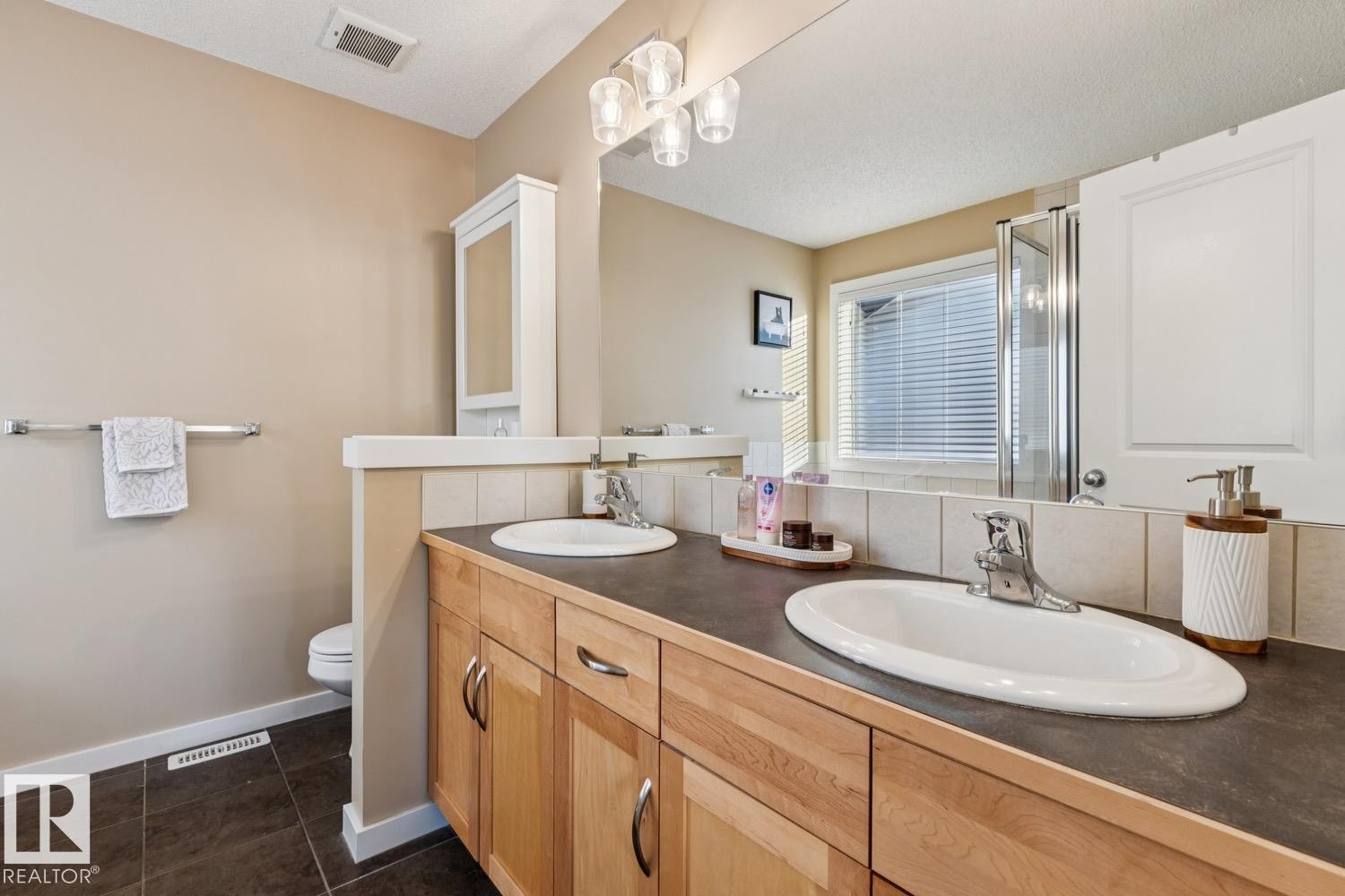 3127 Trelle Loop, Edmonton, AB - Indoor Photo Showing Bathroom