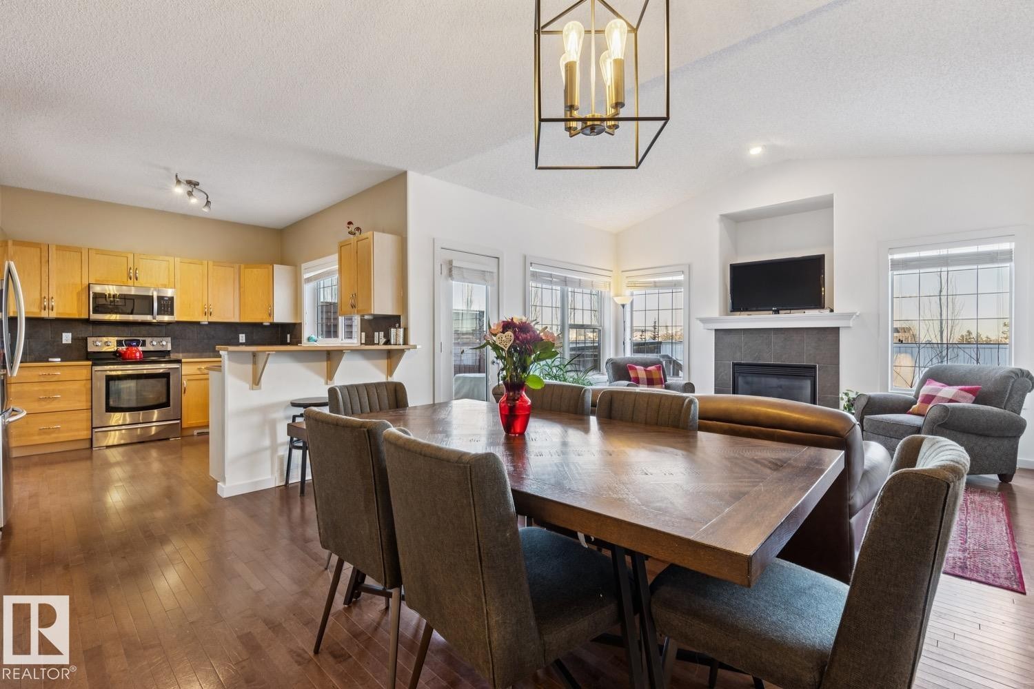 3127 Trelle Loop, Edmonton, AB - Indoor Photo Showing Dining Room