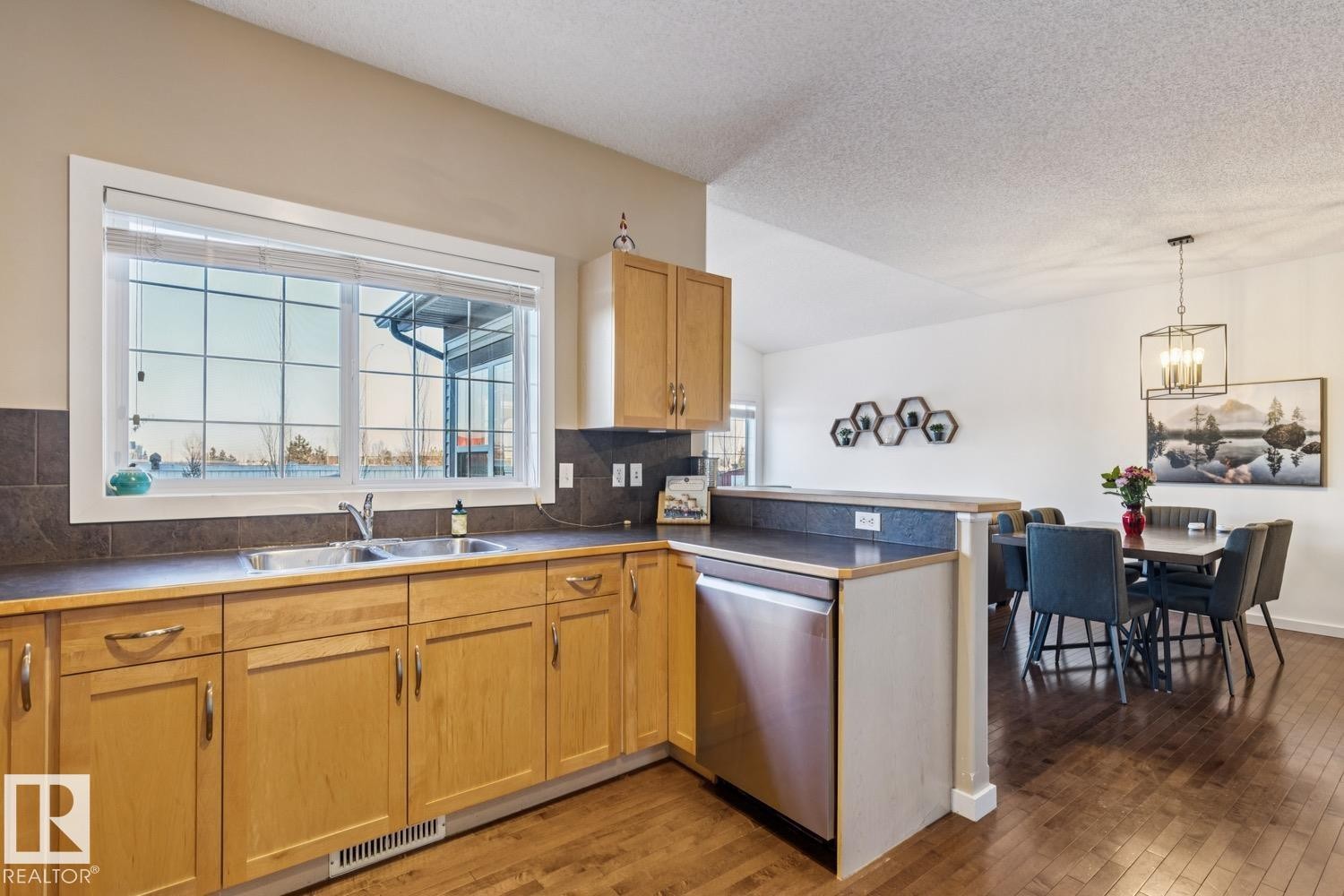 3127 Trelle Loop, Edmonton, AB - Indoor Photo Showing Kitchen With Double Sink