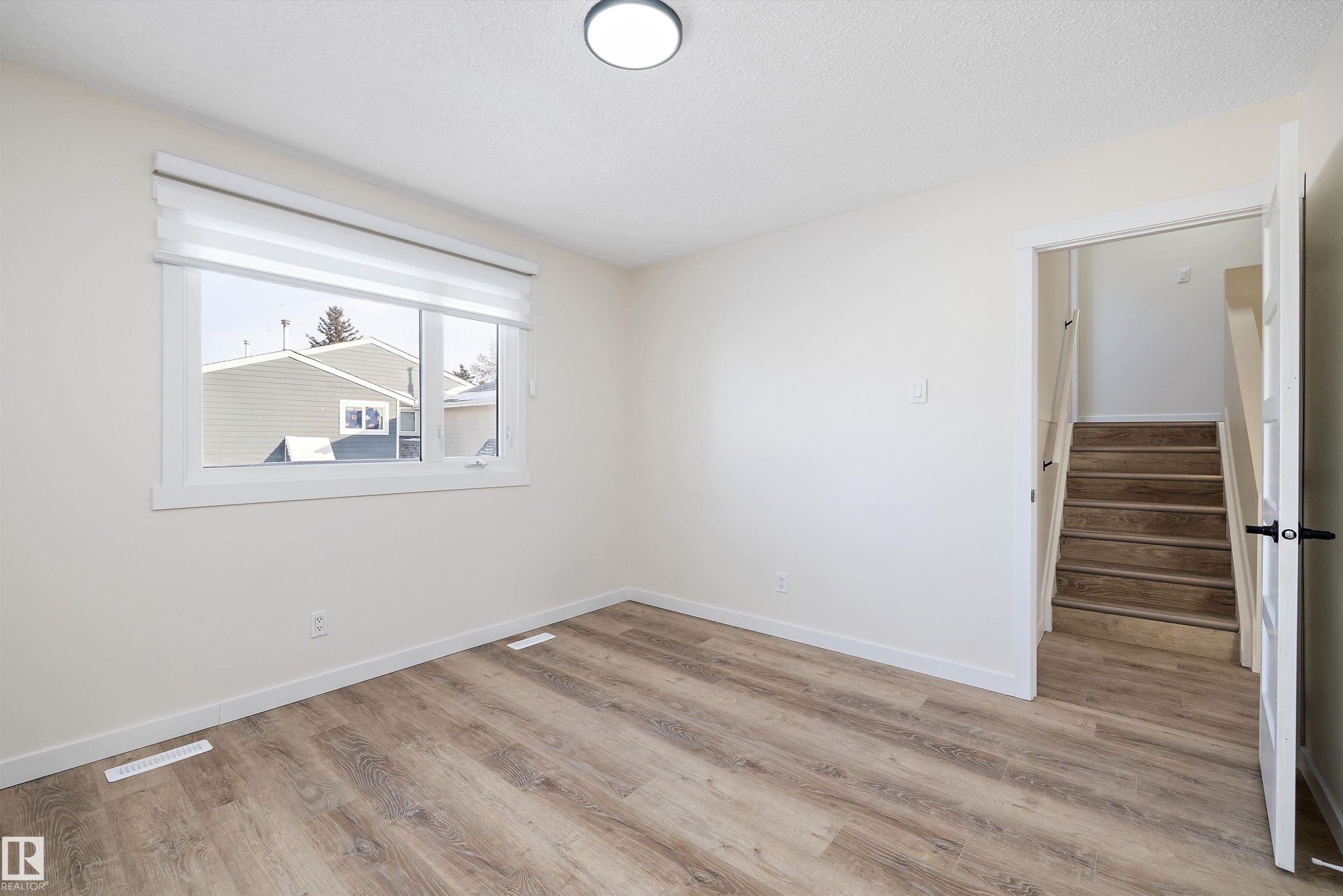 130 Callingwood Two, Edmonton, AB - Indoor Photo Showing Other Room