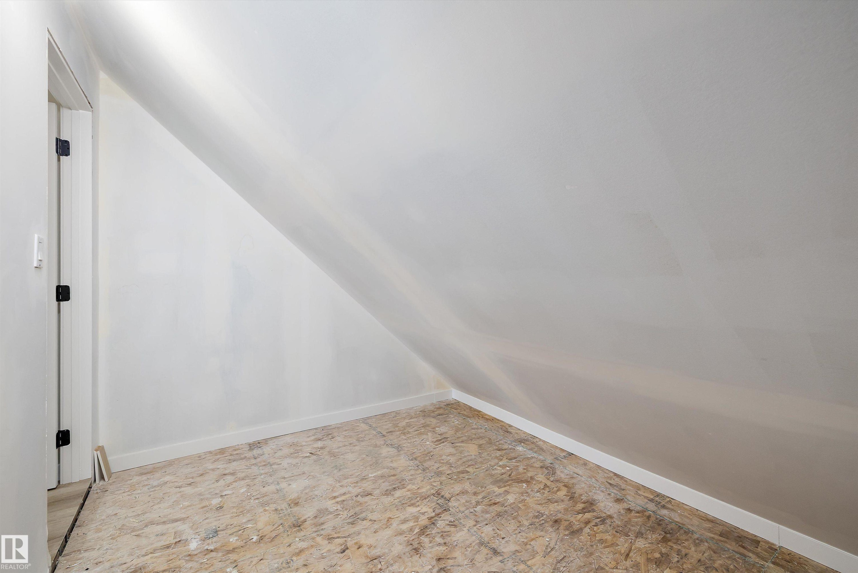 130 Callingwood Two, Edmonton, AB - Indoor Photo Showing Other Room