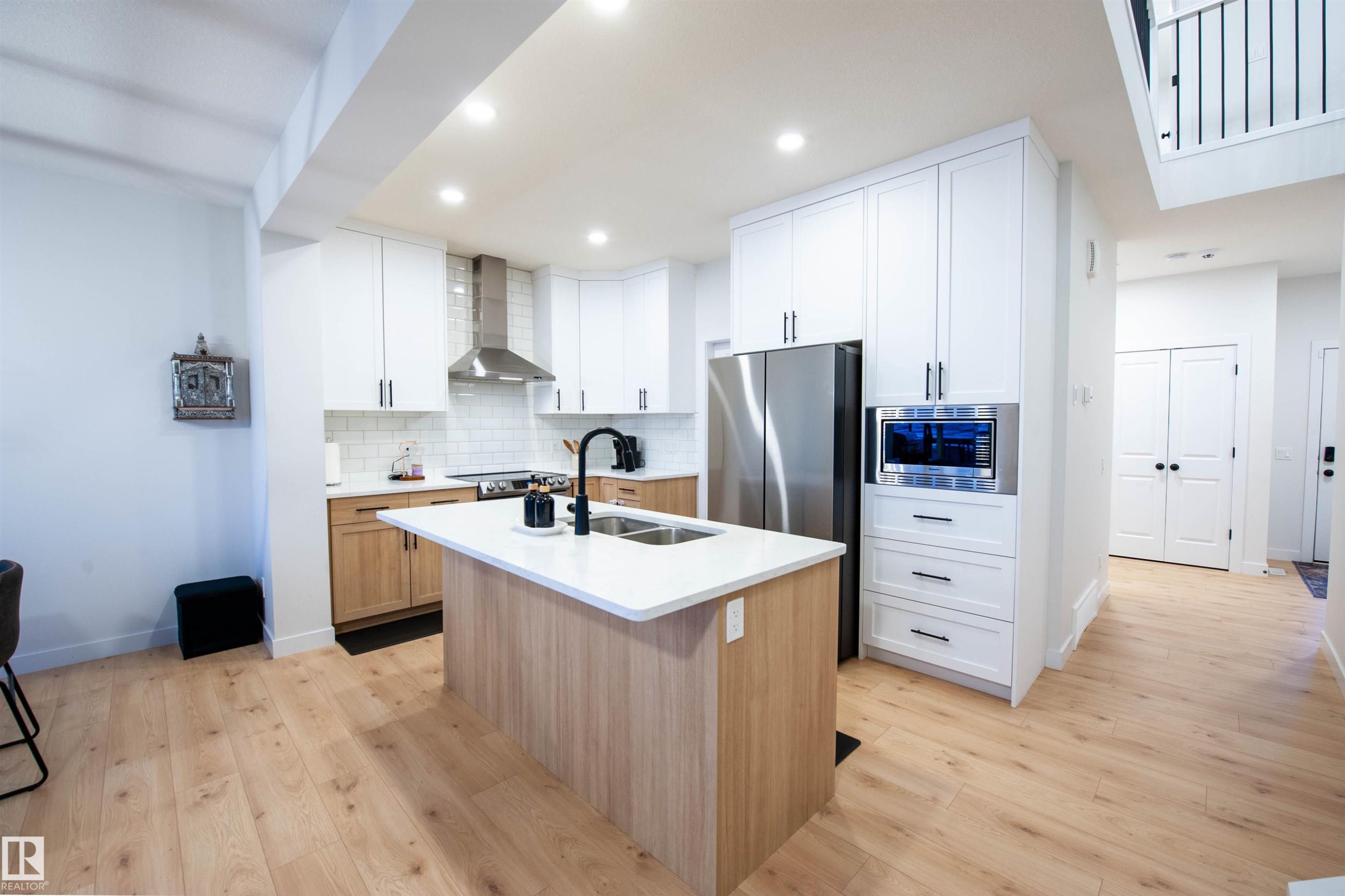 3453 Craig Landing, Edmonton, AB - Indoor Photo Showing Kitchen With Double Sink