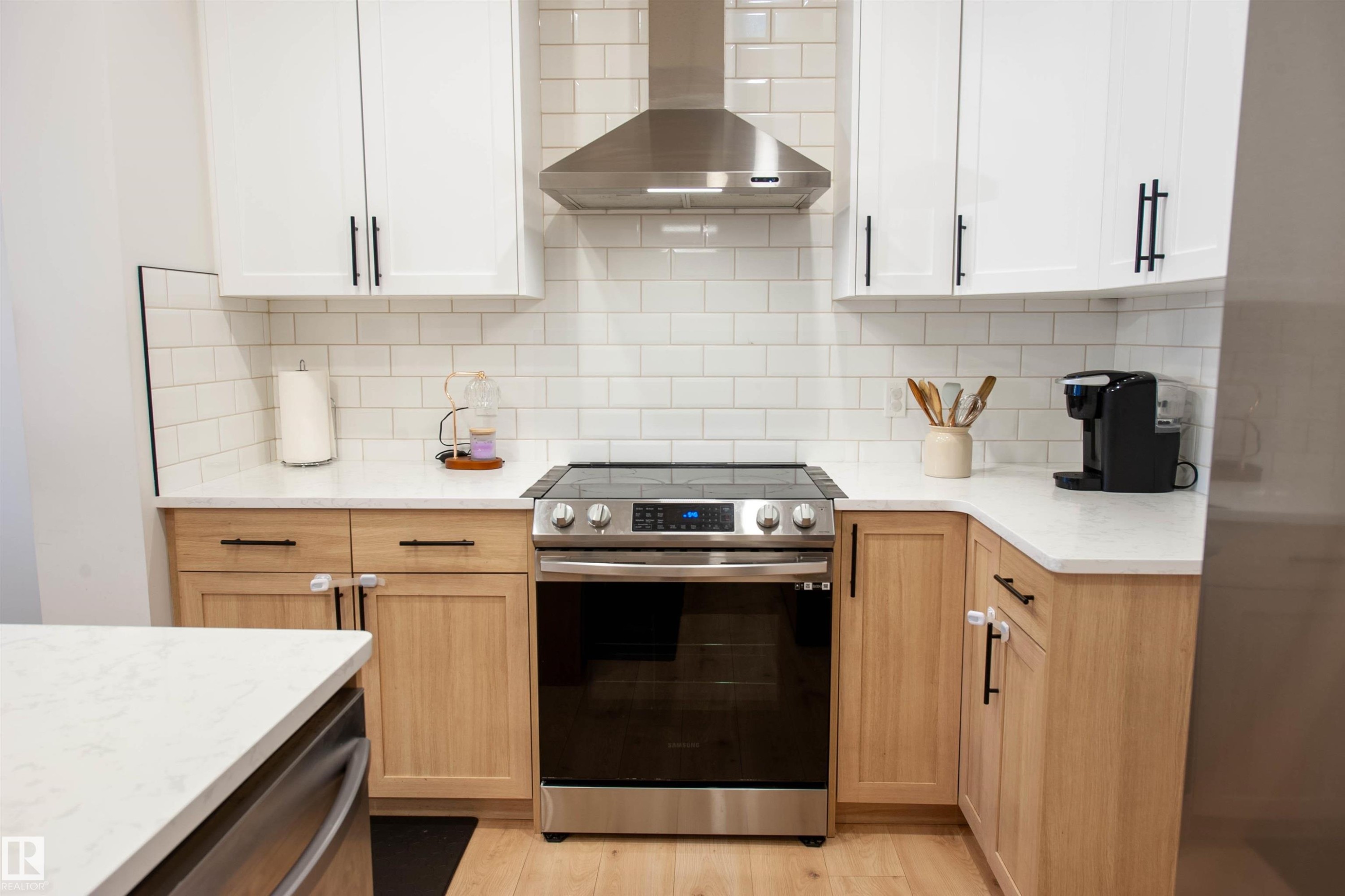 3453 Craig Landing, Edmonton, AB - Indoor Photo Showing Kitchen With Upgraded Kitchen