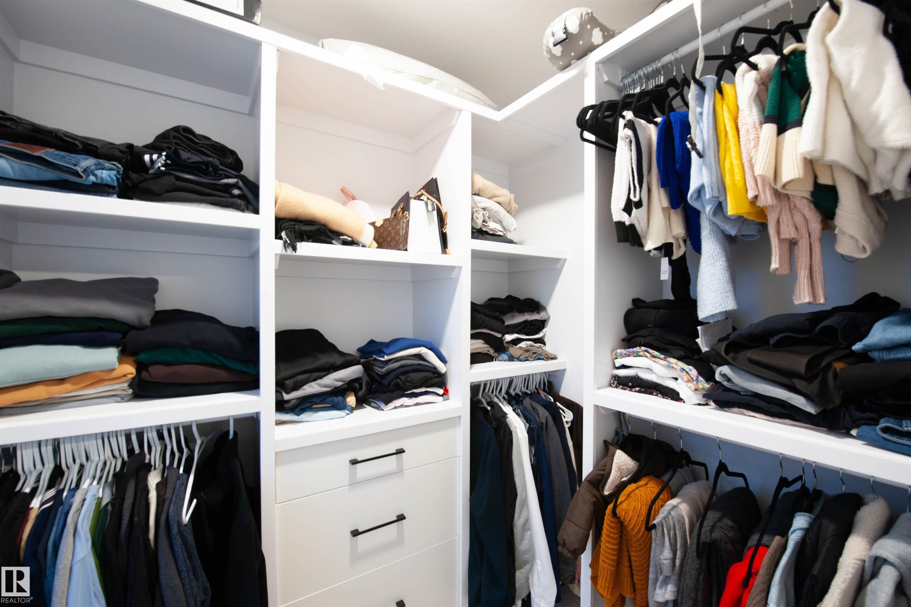 3453 Craig Landing, Edmonton, AB - Indoor With Storage