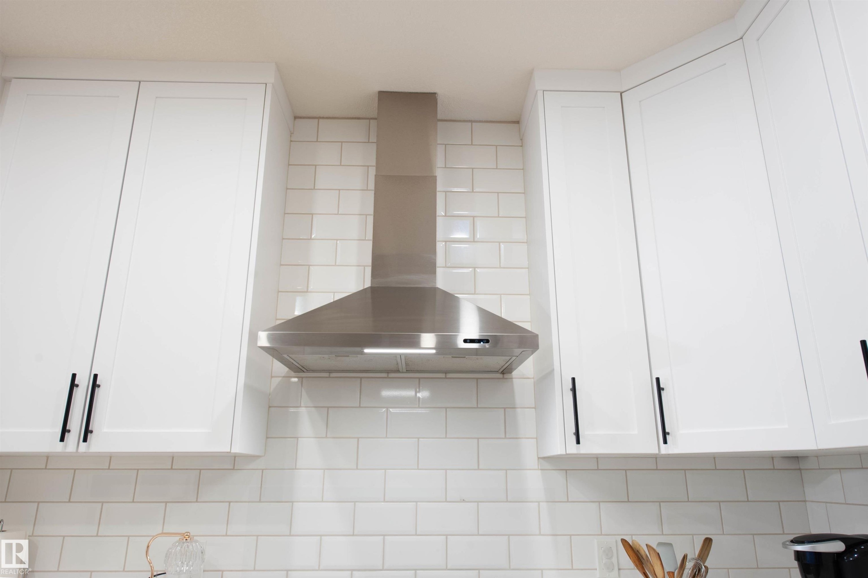 3453 Craig Landing, Edmonton, AB - Indoor Photo Showing Kitchen