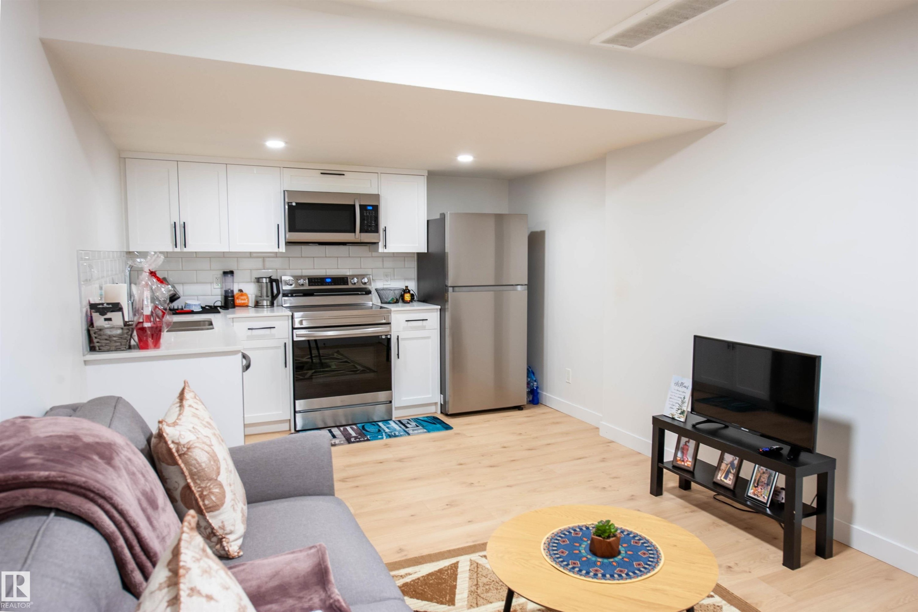 3453 Craig Landing, Edmonton, AB - Indoor