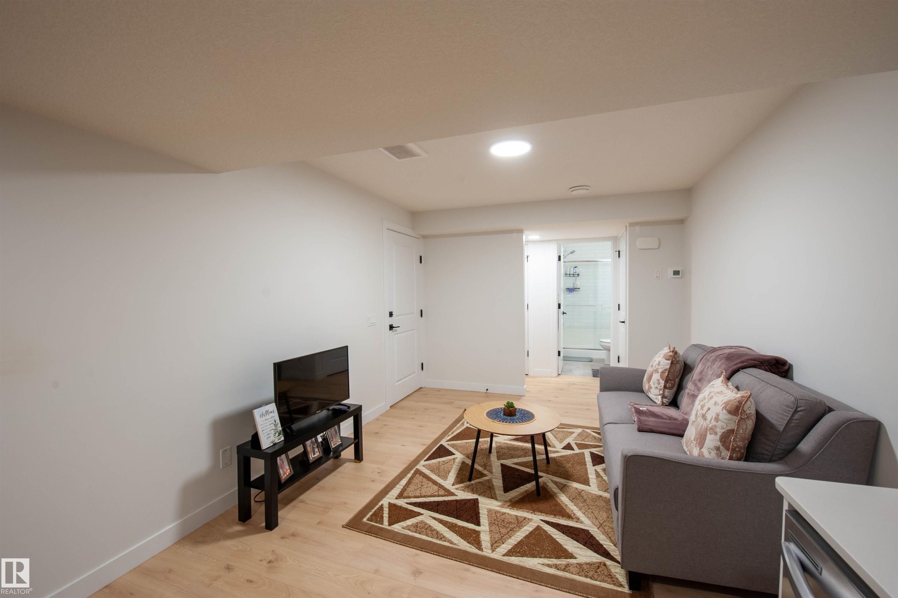 3453 Craig Landing, Edmonton, AB - Indoor Photo Showing Other Room