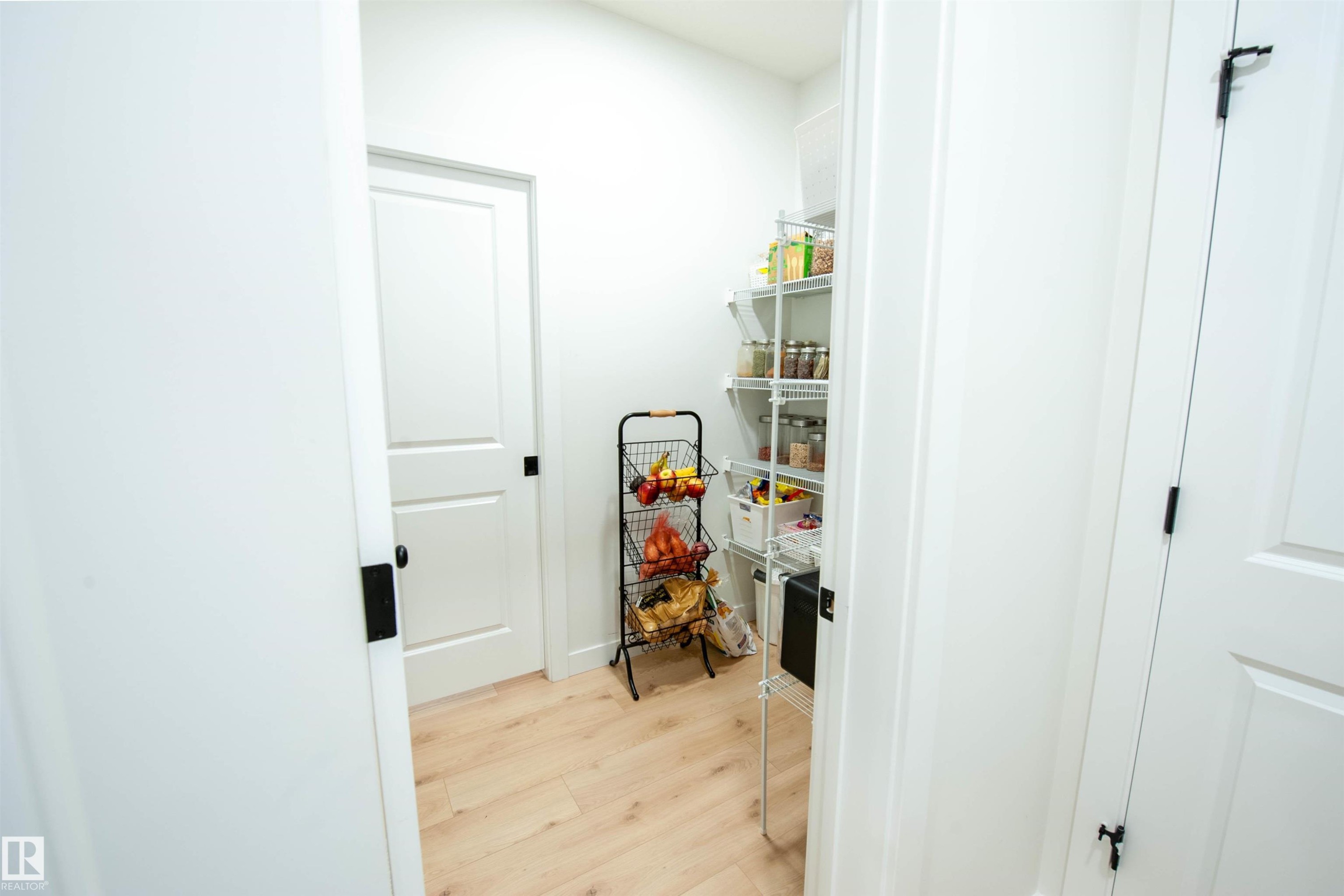 3453 Craig Landing, Edmonton, AB - Indoor Photo Showing Other Room