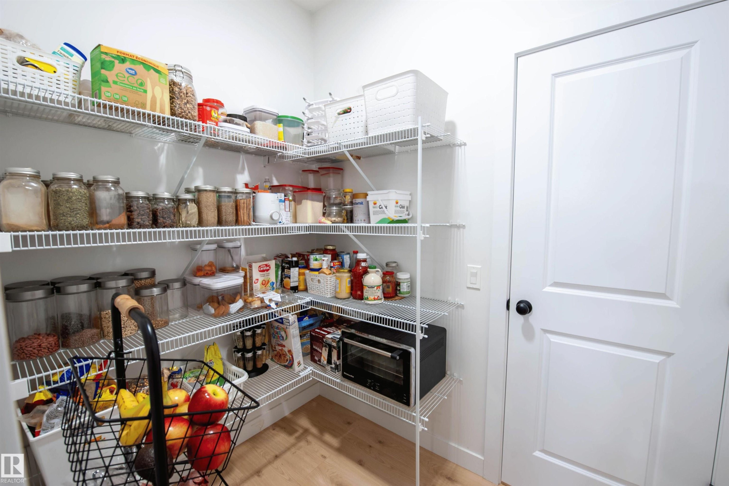 3453 Craig Landing, Edmonton, AB - Indoor With Storage