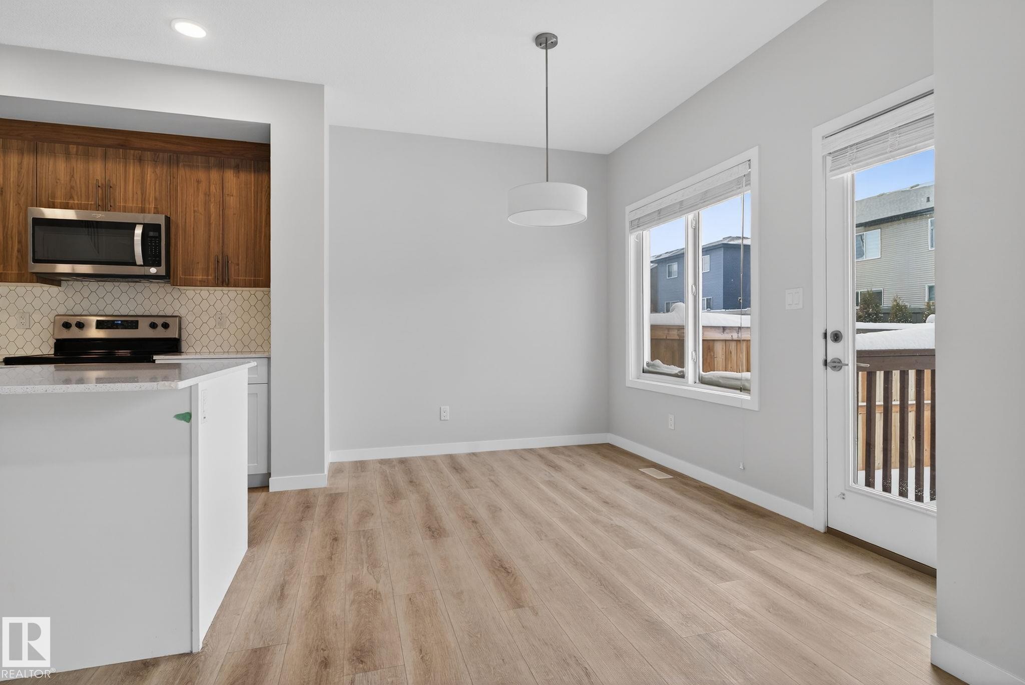 9125 Pear Drive, Edmonton, AB - Indoor Photo Showing Kitchen