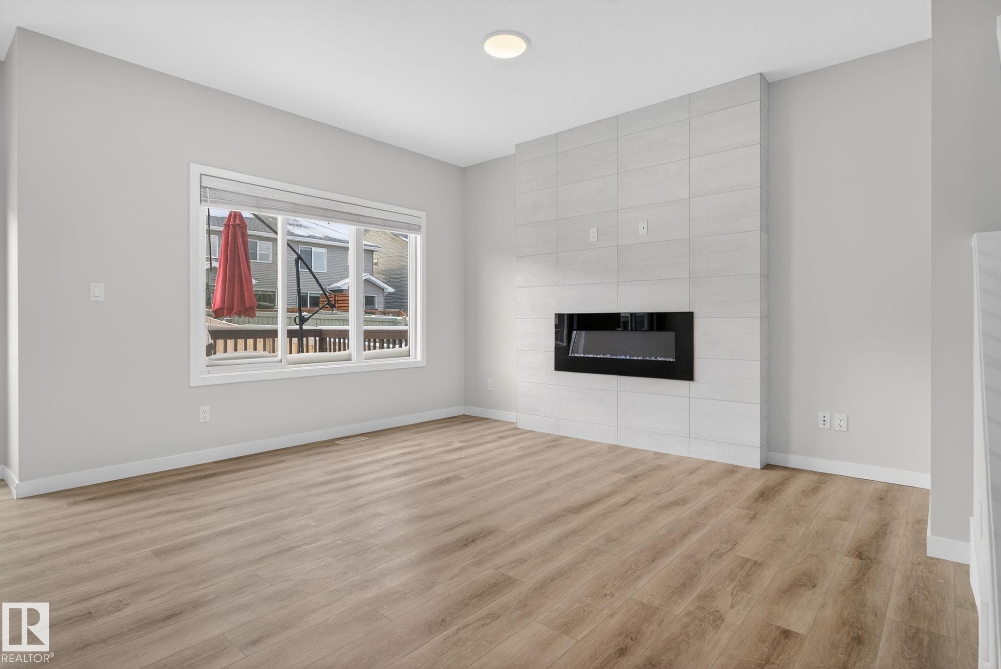 9125 Pear Drive, Edmonton, AB - Indoor Photo Showing Living Room With Fireplace