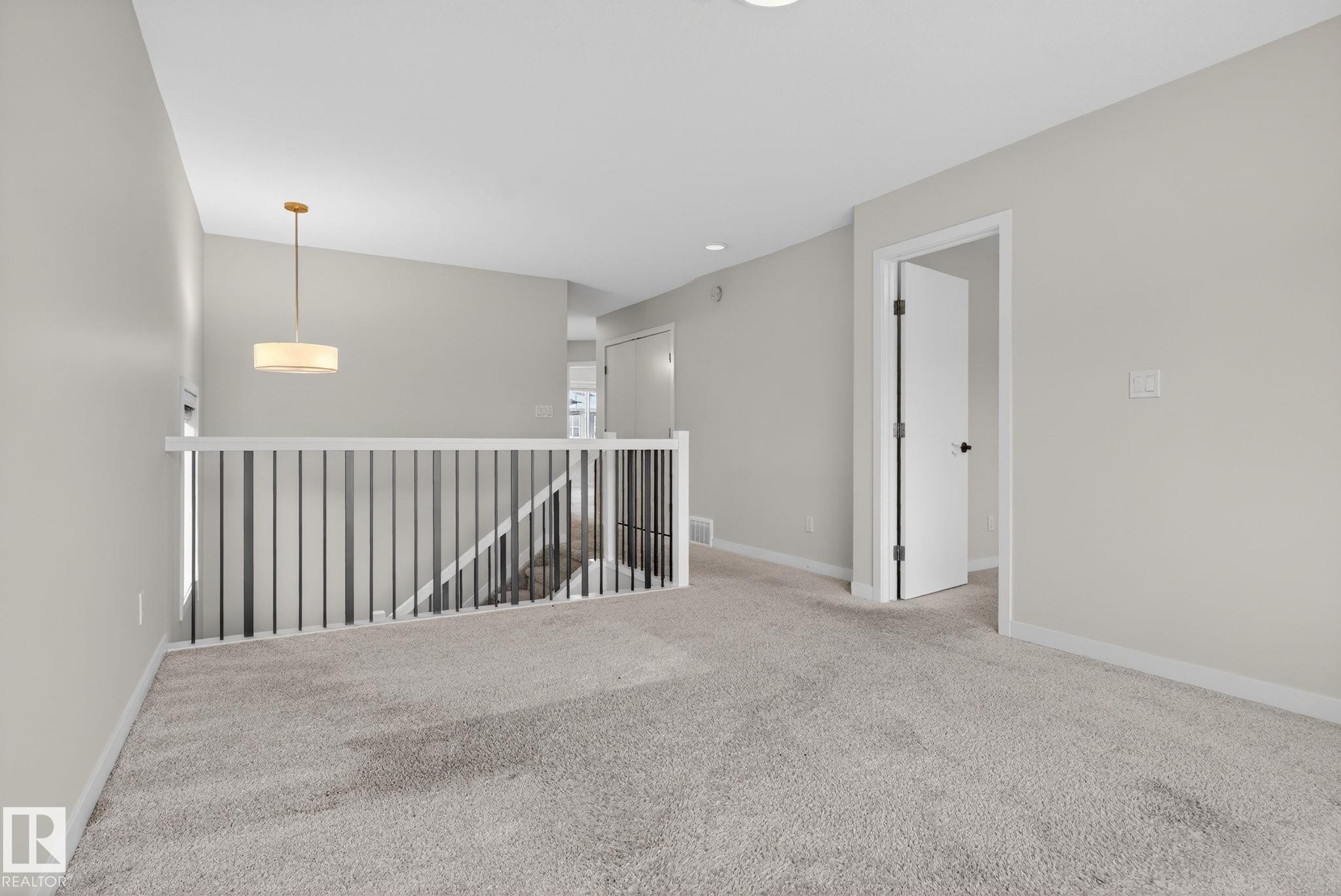 9125 Pear Drive, Edmonton, AB - Indoor Photo Showing Other Room